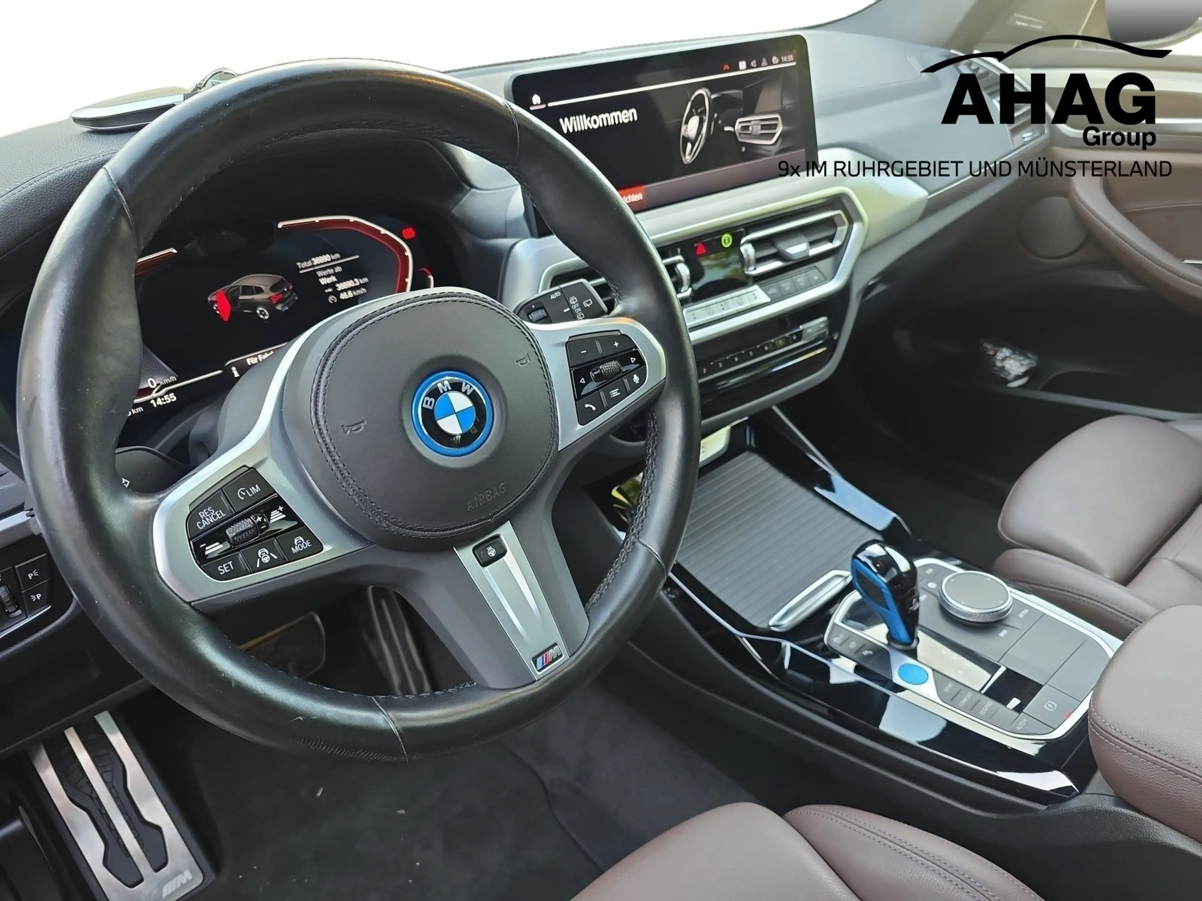 BMW iX3 — photo 10