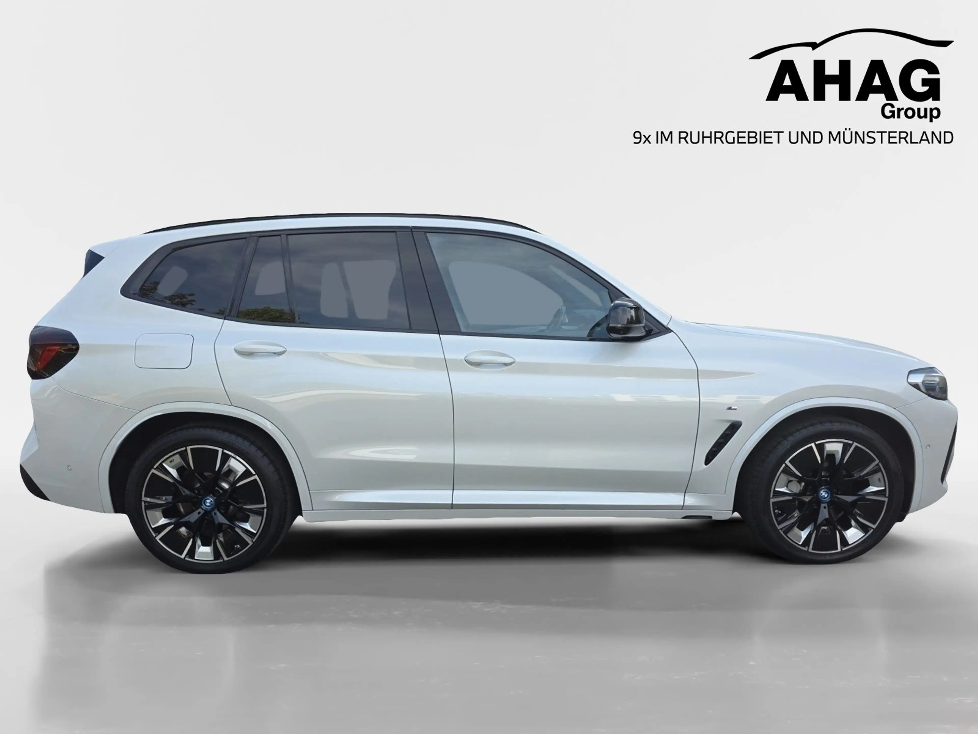 BMW iX3 — photo 2