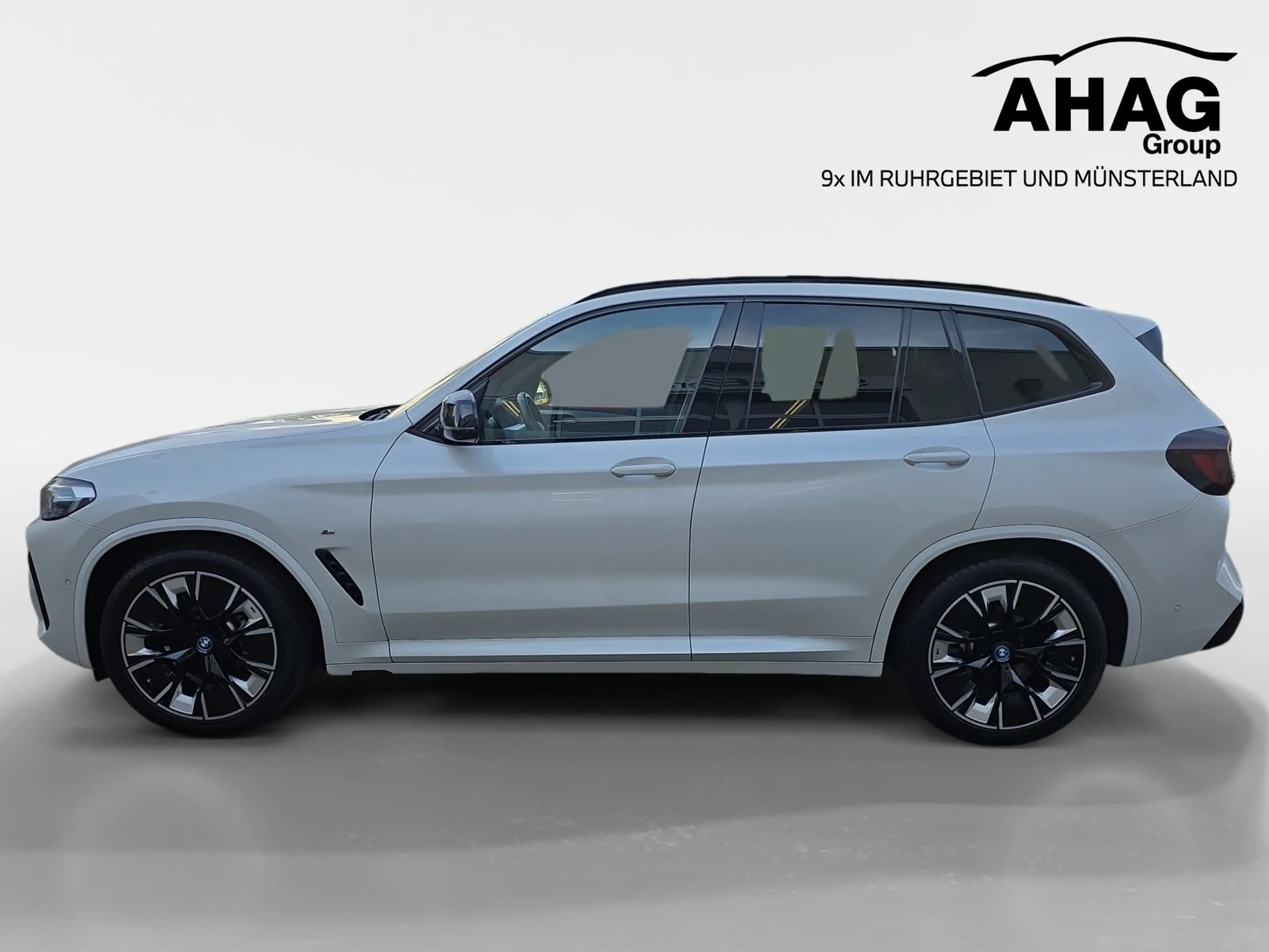 BMW iX3 — photo 8