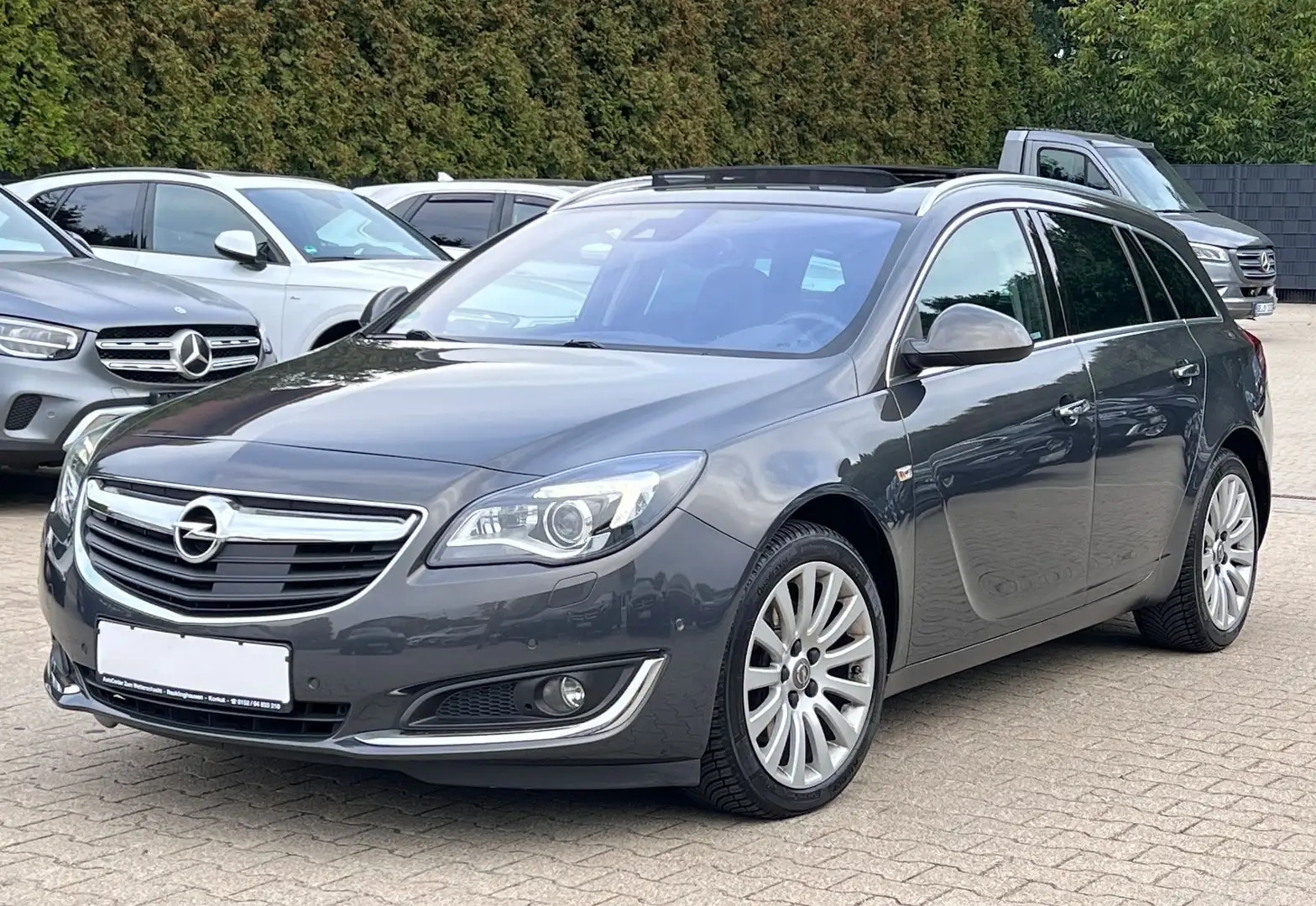 Opel Insignia OPC Paket Innovation 4x4 AUT.-PANODACH Grau - 2