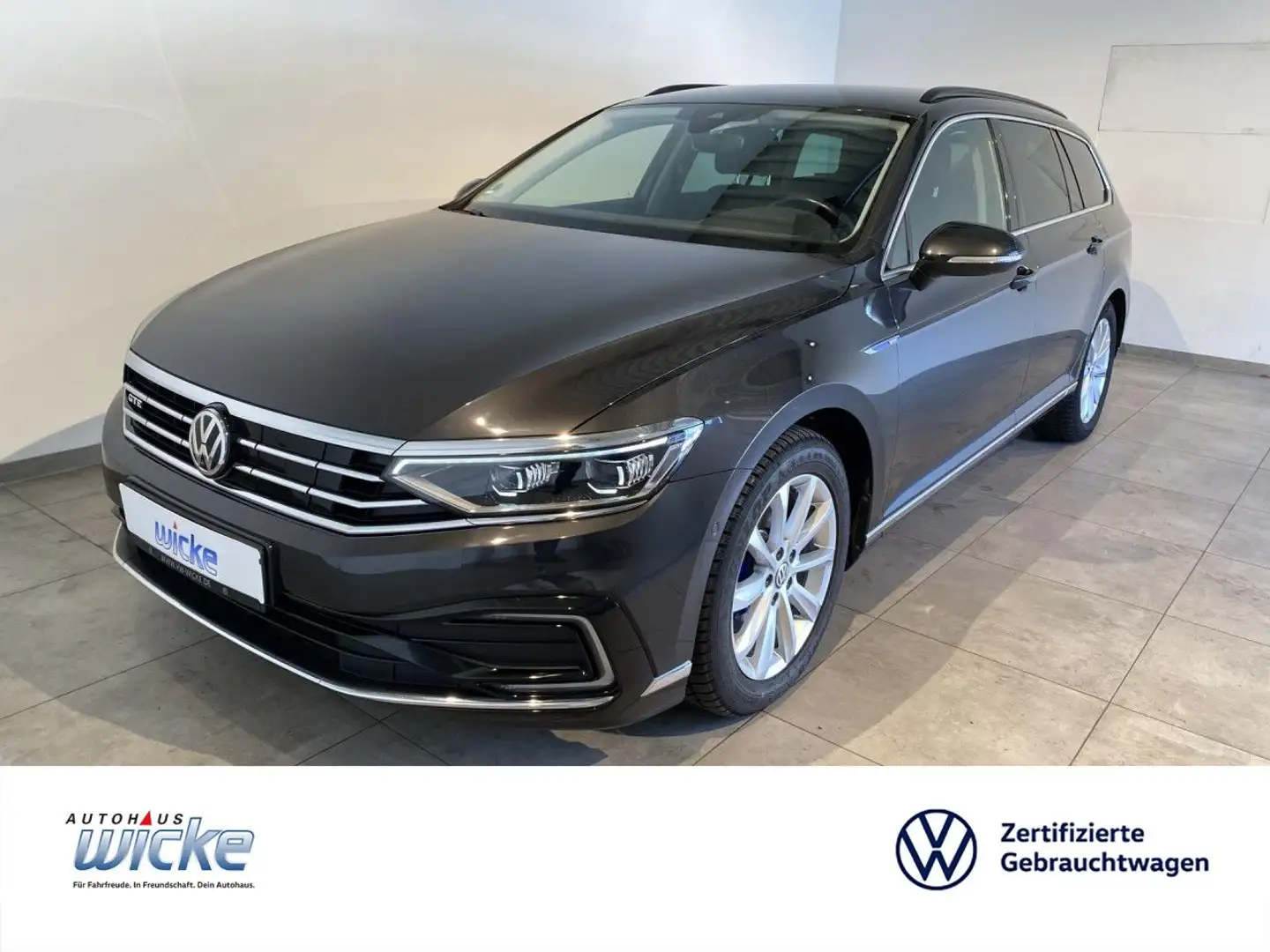 Volkswagen Passat Variant 1.4 TSI DSG Hybrid-Plugin GTE NAVI Šedá - 1