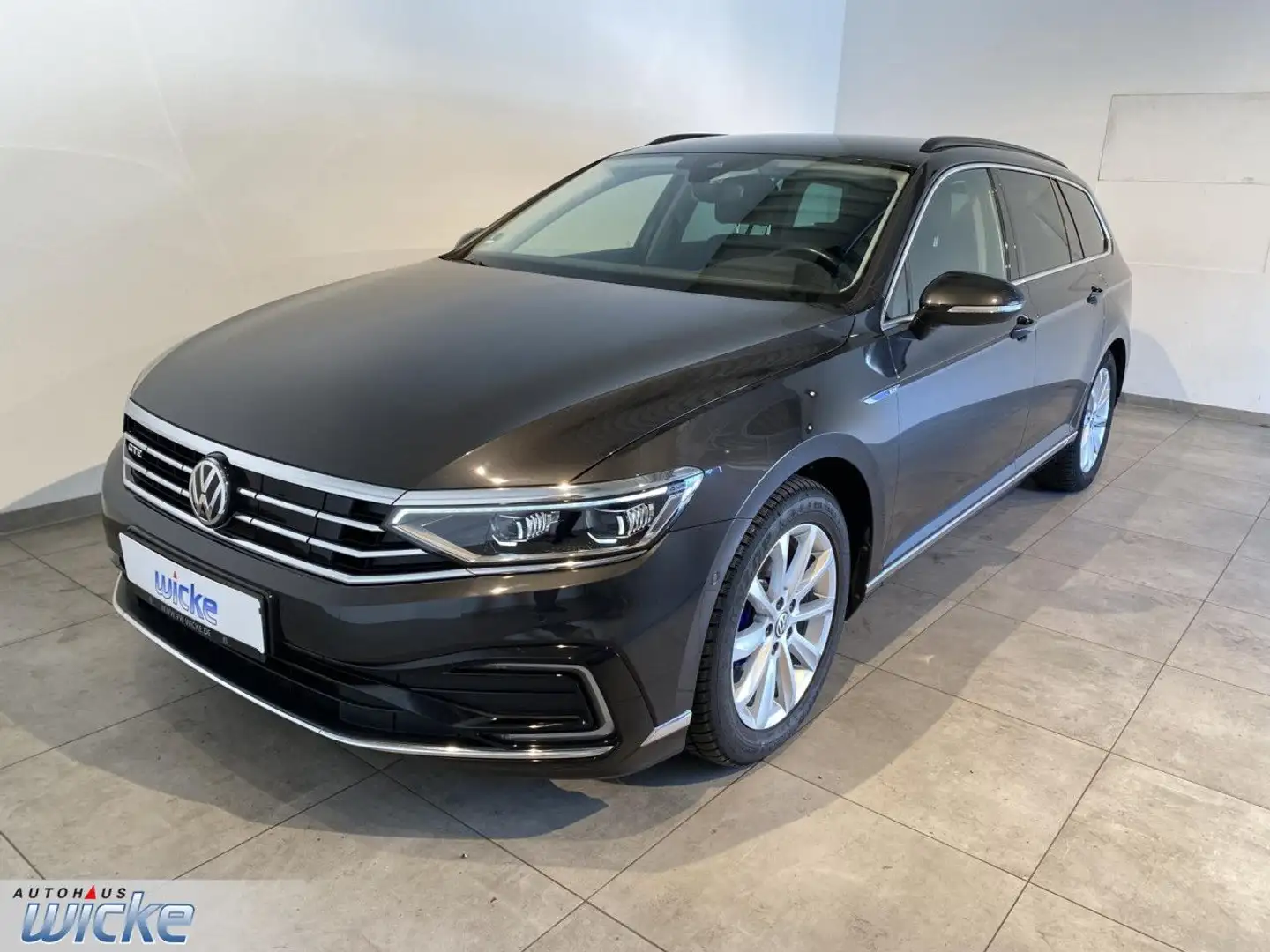 Volkswagen Passat Variant 1.4 TSI DSG Hybrid-Plugin GTE NAVI Šedá - 2
