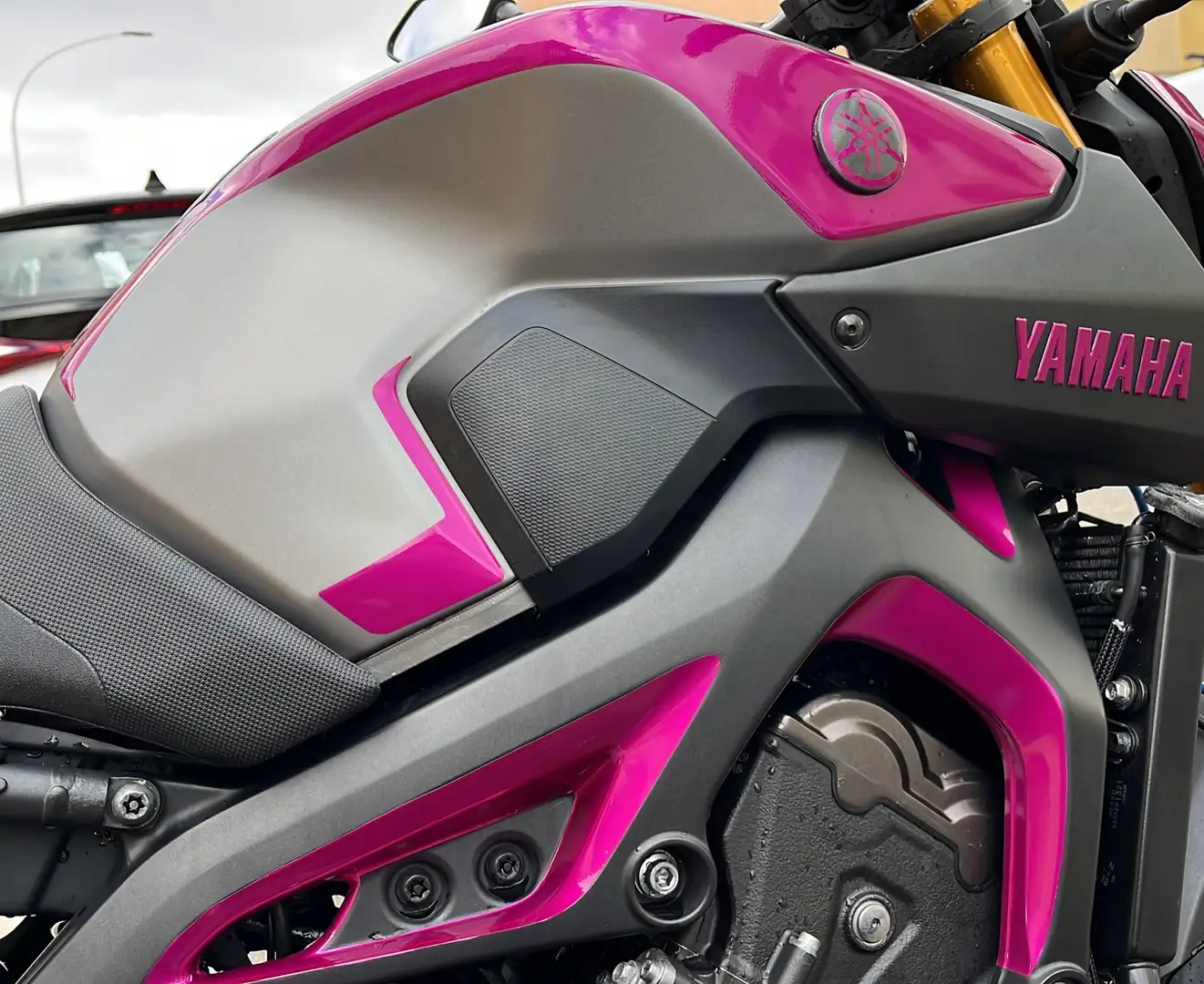 Yamaha MT-09 Violett - 2