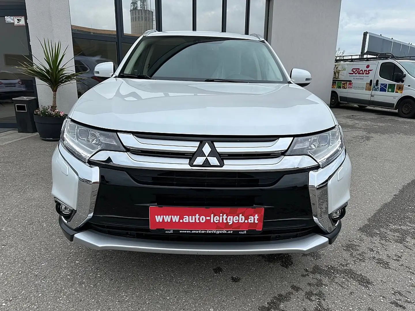 Mitsubishi Outlander 2,2 DI-D AS&G Intense+ Blanc - 2