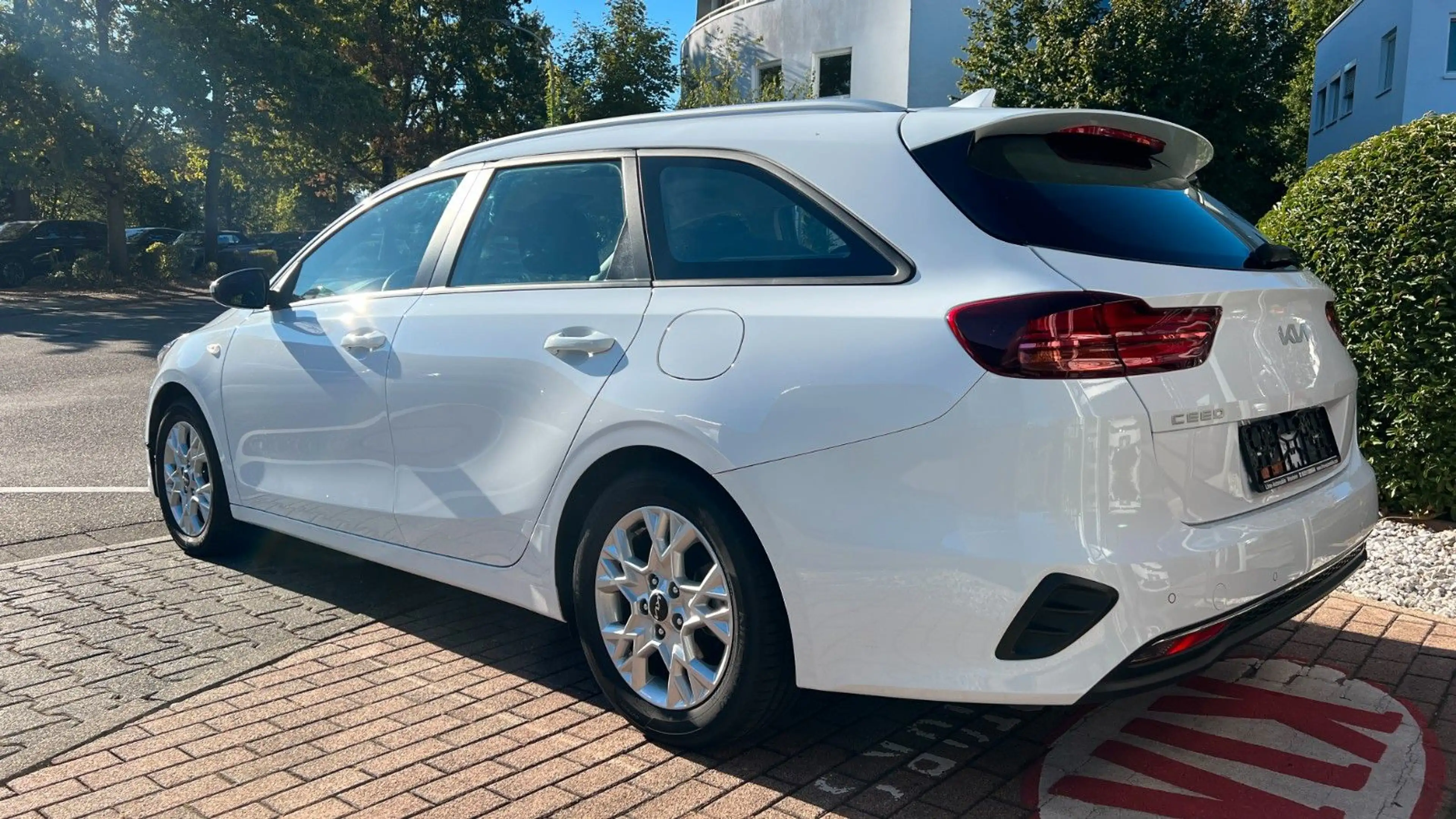 Kia Ceed SW / cee'd SW 1.5 T-GDI Edition 7 / 1. Hand — photo 5