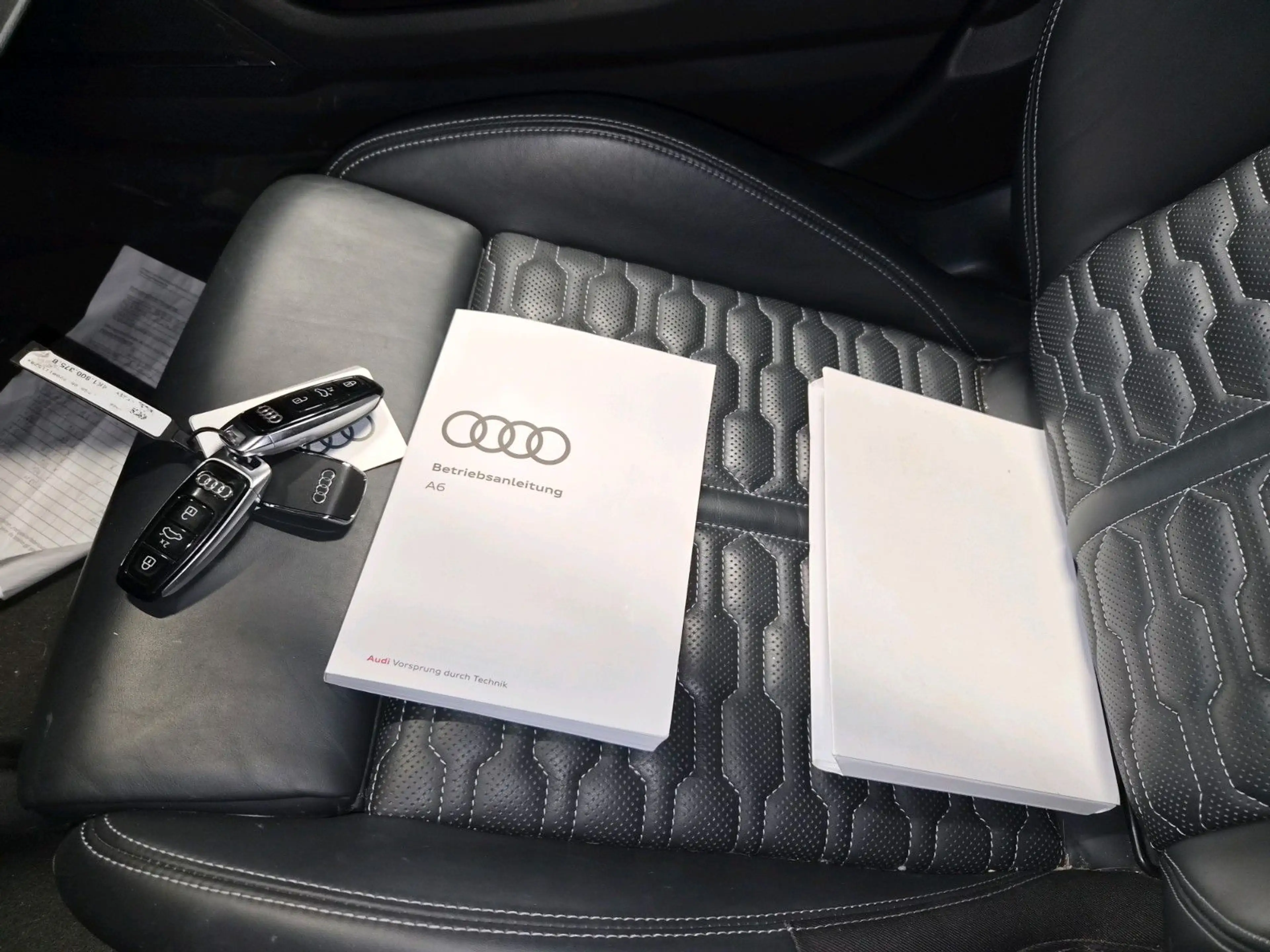Audi RS6 *Avant 4.0 TFSI*INDIVIDUAL*PANO*STHZG*AHK*B&O — photo 6