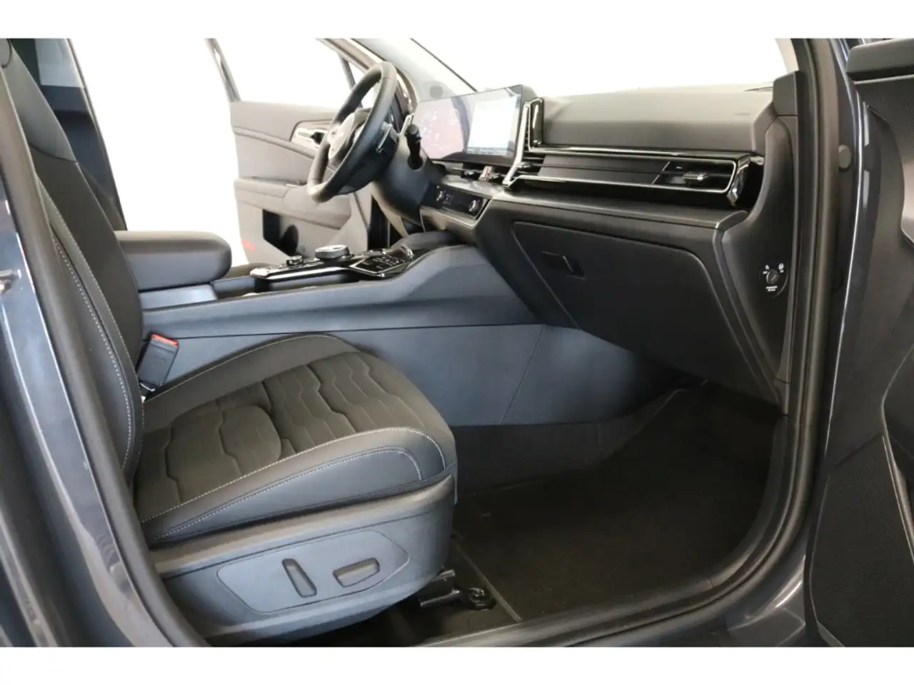 Kia Sportage Ultimate Edition MHEV P1 Komfort-Paket 24