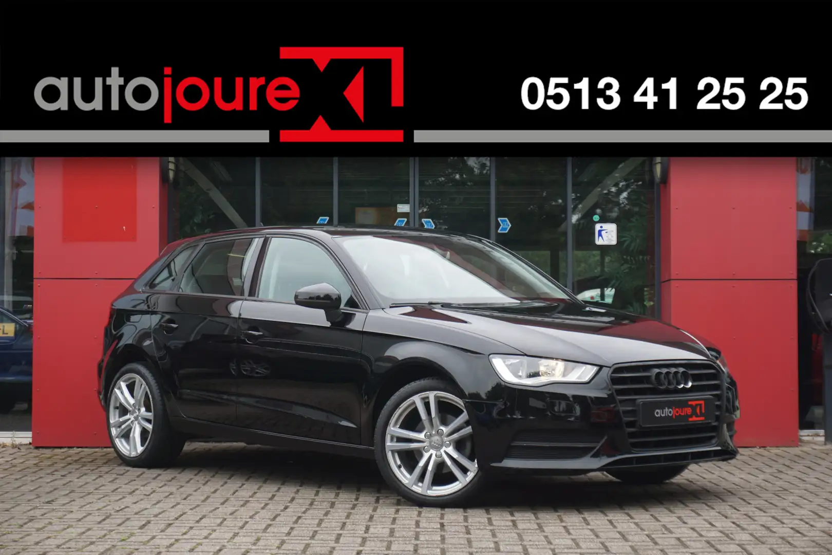 Audi A3 Sportback 1.2 TFSI Attraction Pro Line | Origineel Zwart - 1