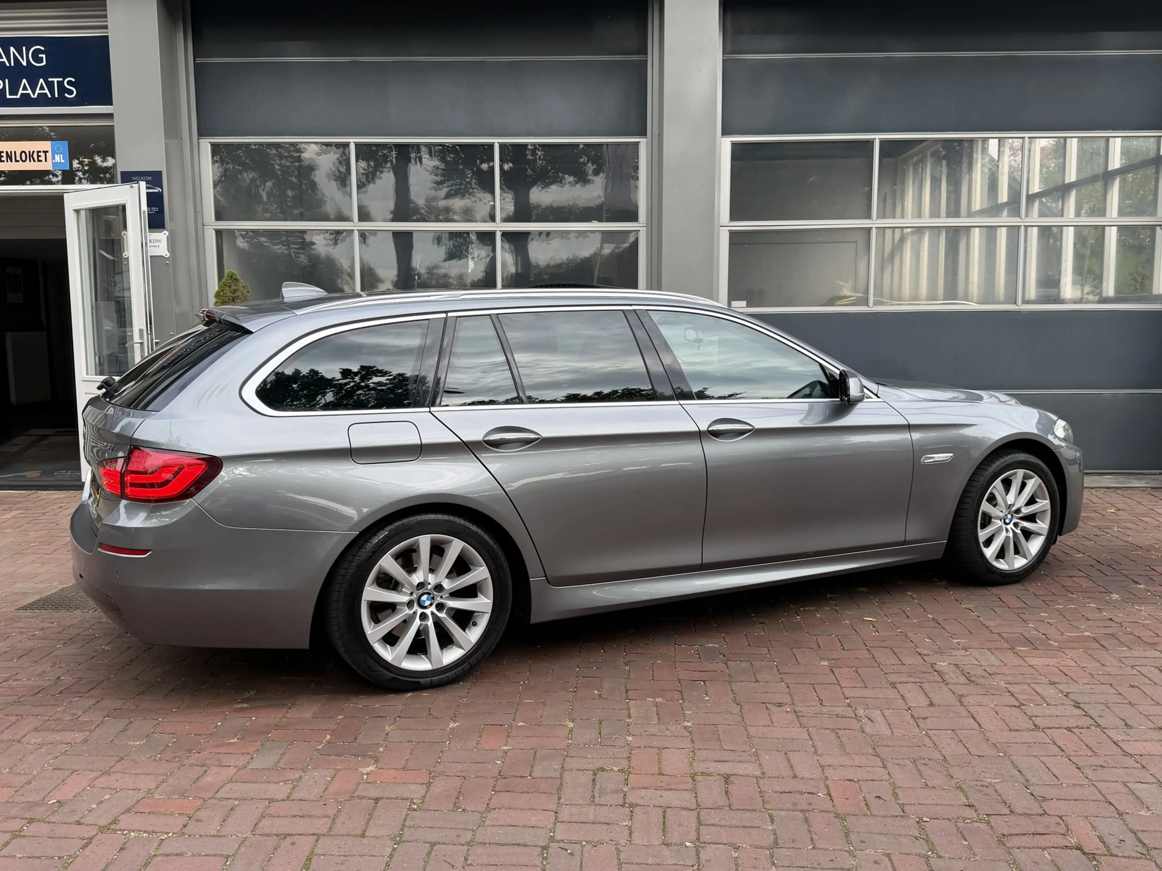 BMW 523 5-serie Touring 523i High Executive Bj 2011 Trekha — photo 2