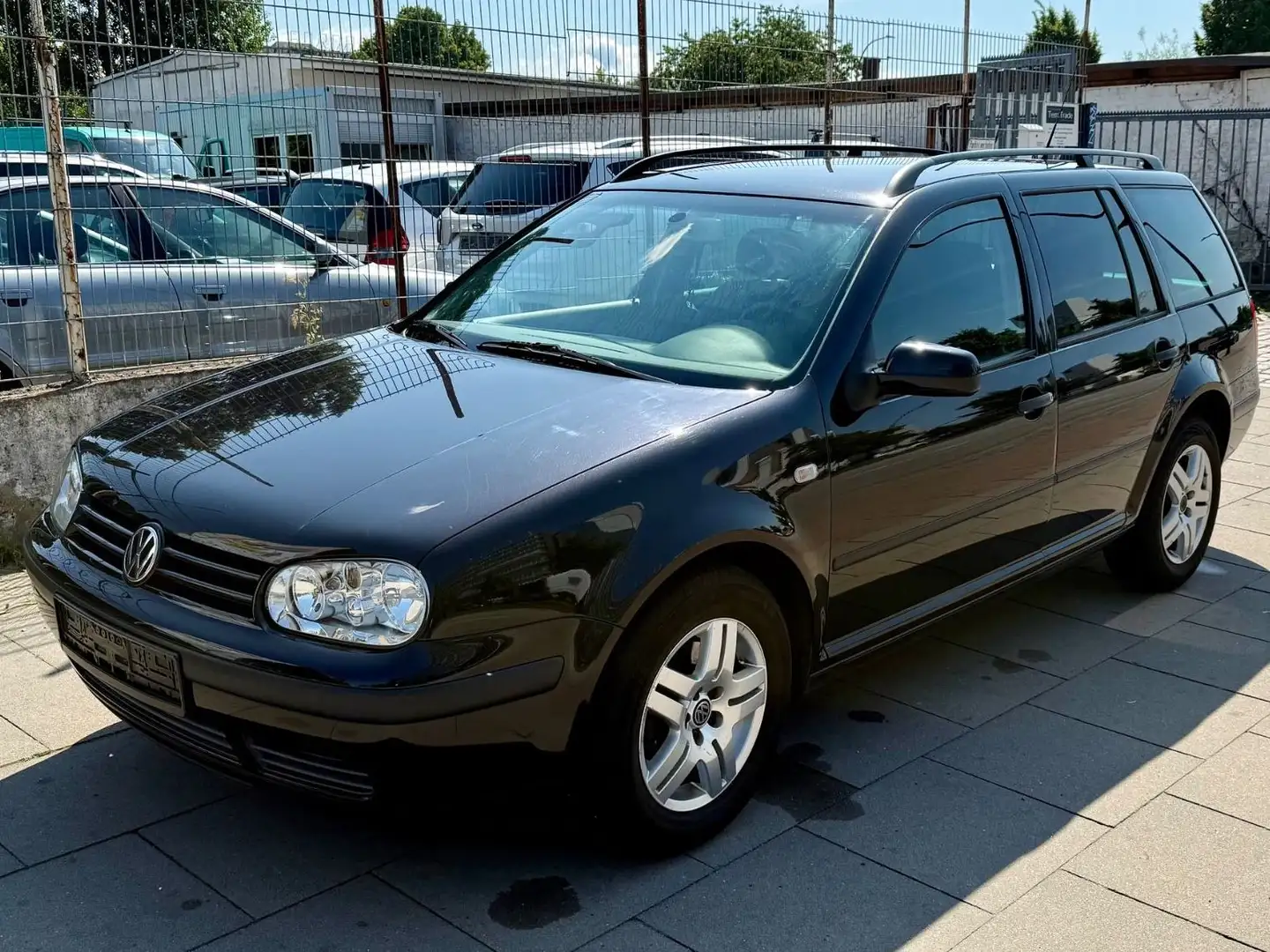 Volkswagen Golf 1.6 Highline Variant / TÜV NEU Schwarz - 1