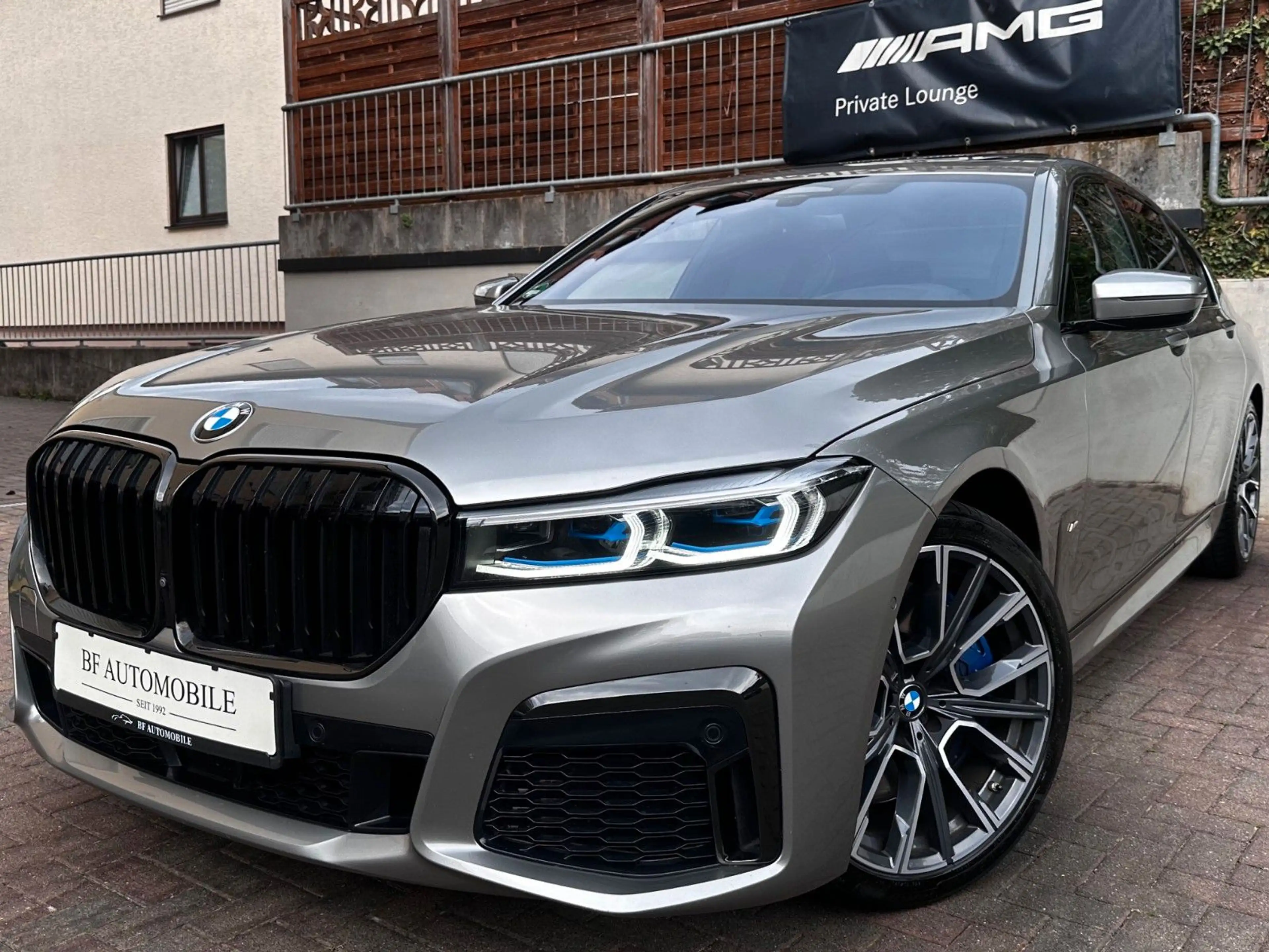BMW 740 d xDr M Sport eGSD*TV*Sitzkl*AHK*H&K*360°