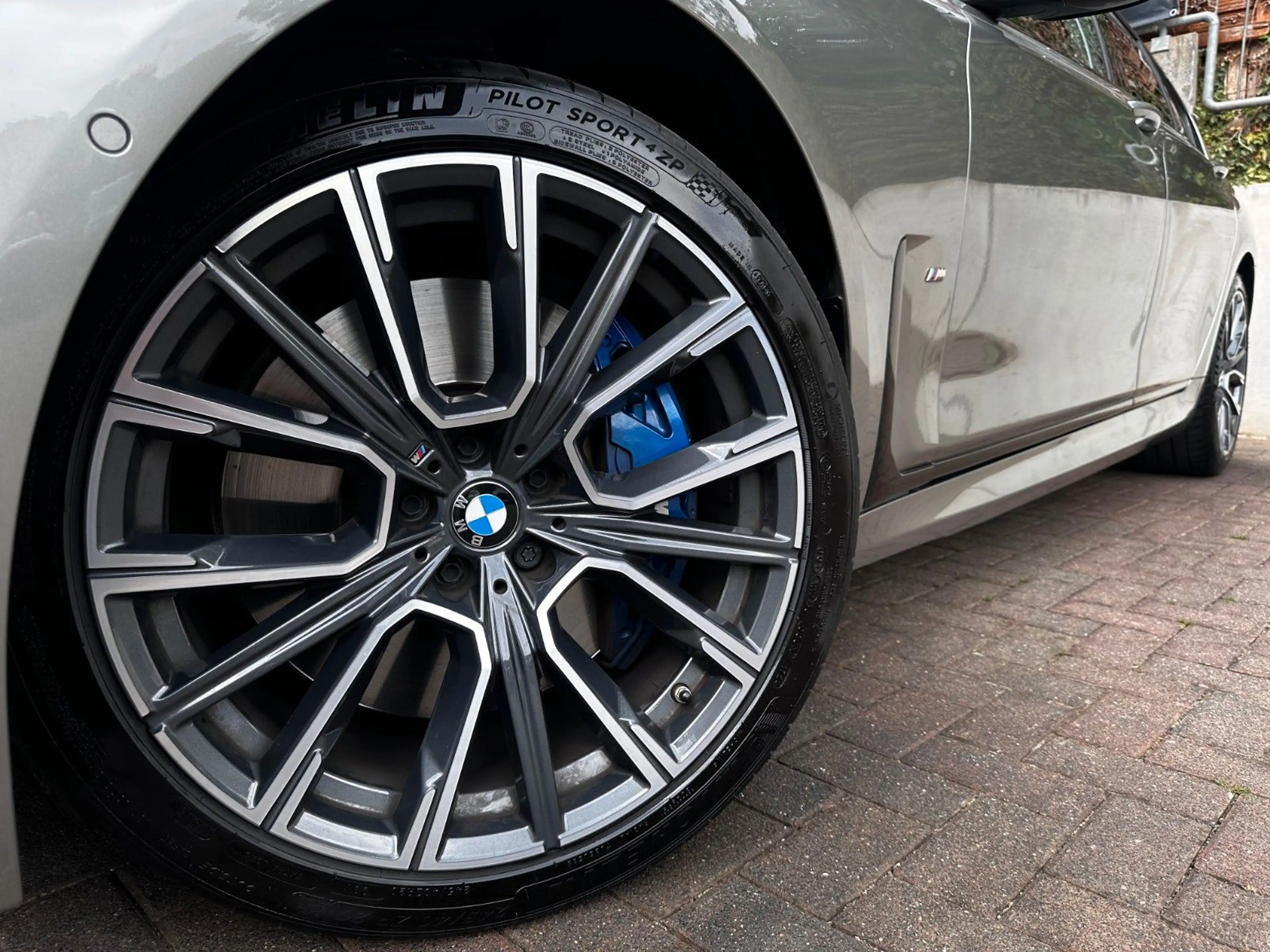 BMW 740 d xDr M Sport eGSD*TV*Sitzkl*AHK*H&K*360° — photo 15
