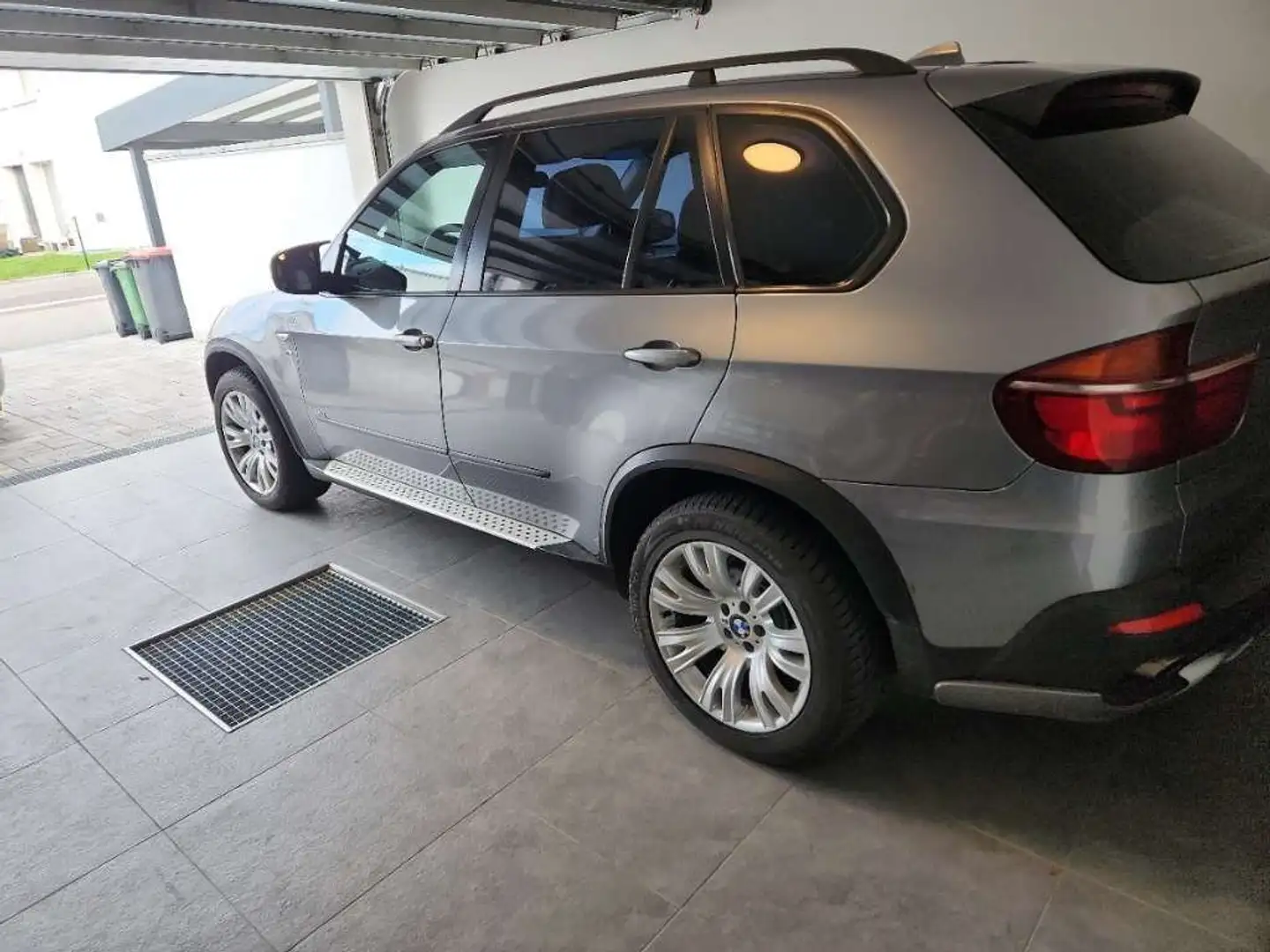 BMW X5 X5 3,0d Aut. Szary - 2