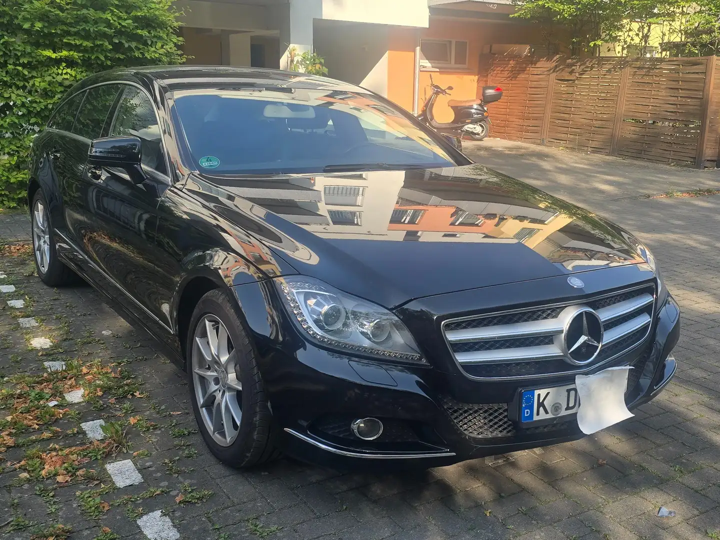 Mercedes-Benz CLS 250 Shooting Brake CDI DPF BlueEFFICIENCY 7G-T Černá - 1
