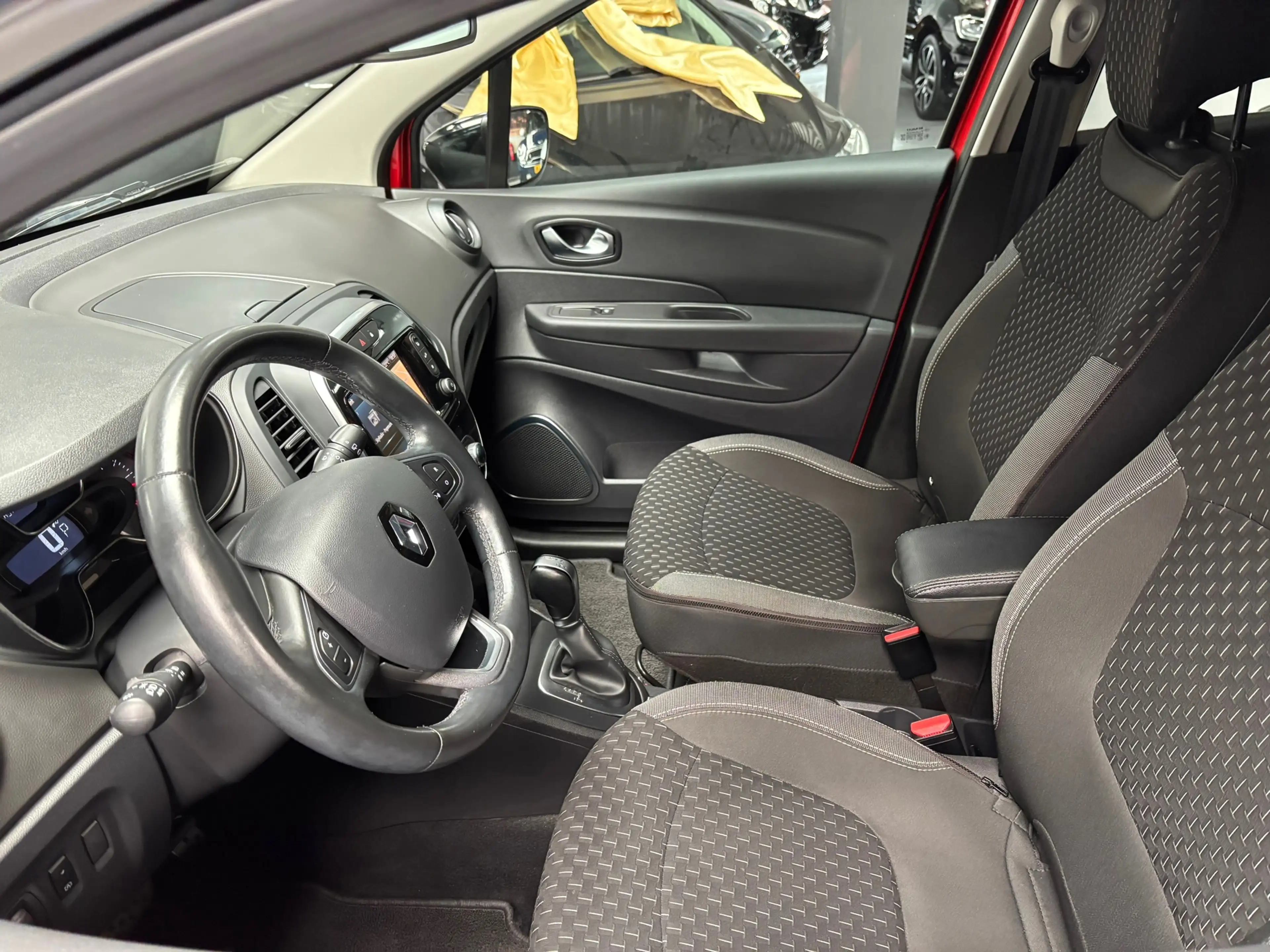 Renault Captur 1.2 TCe Intens / Camera / Navigatie — photo 19