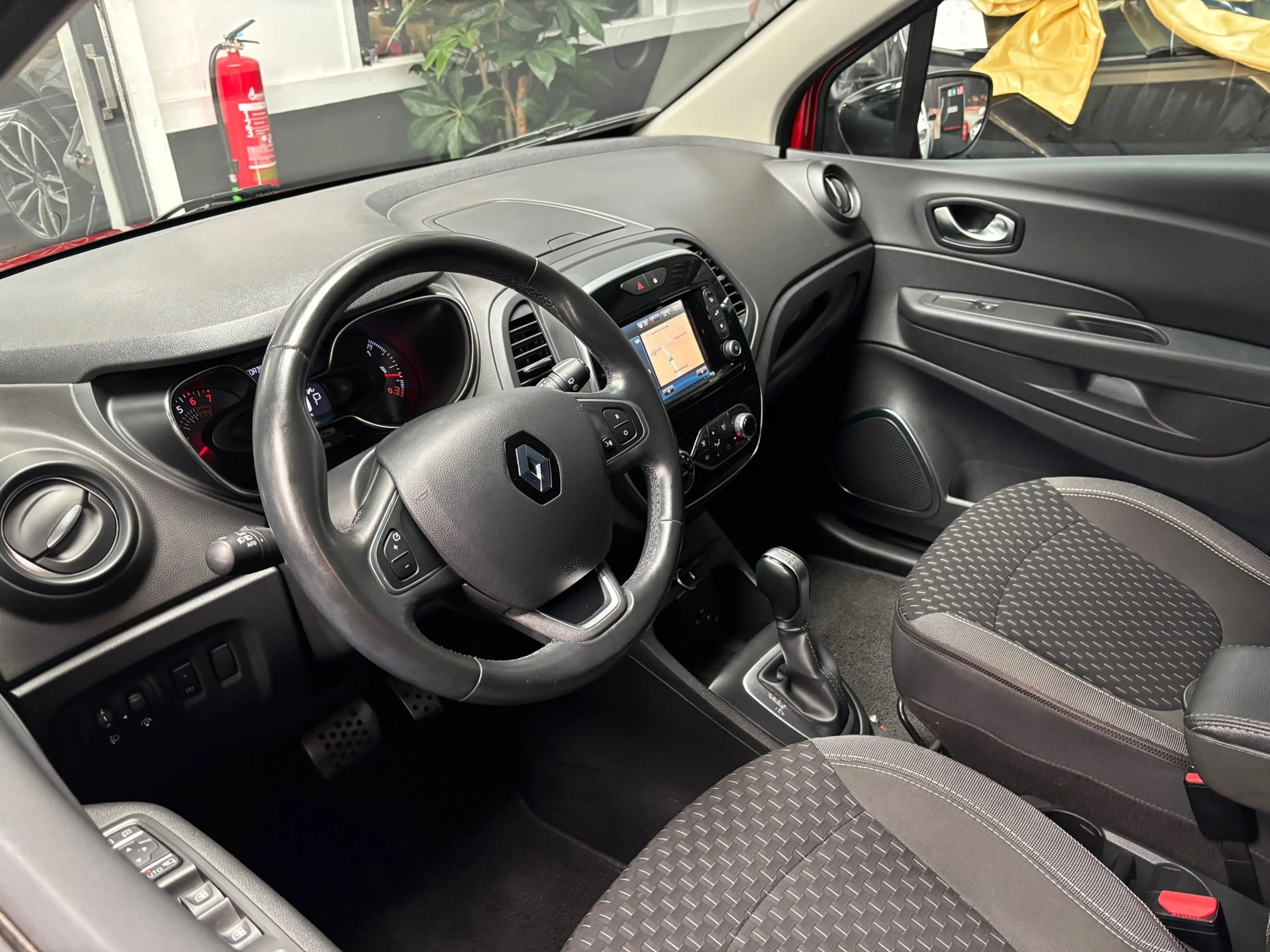 Renault Captur 1.2 TCe Intens / Camera / Navigatie — photo 18