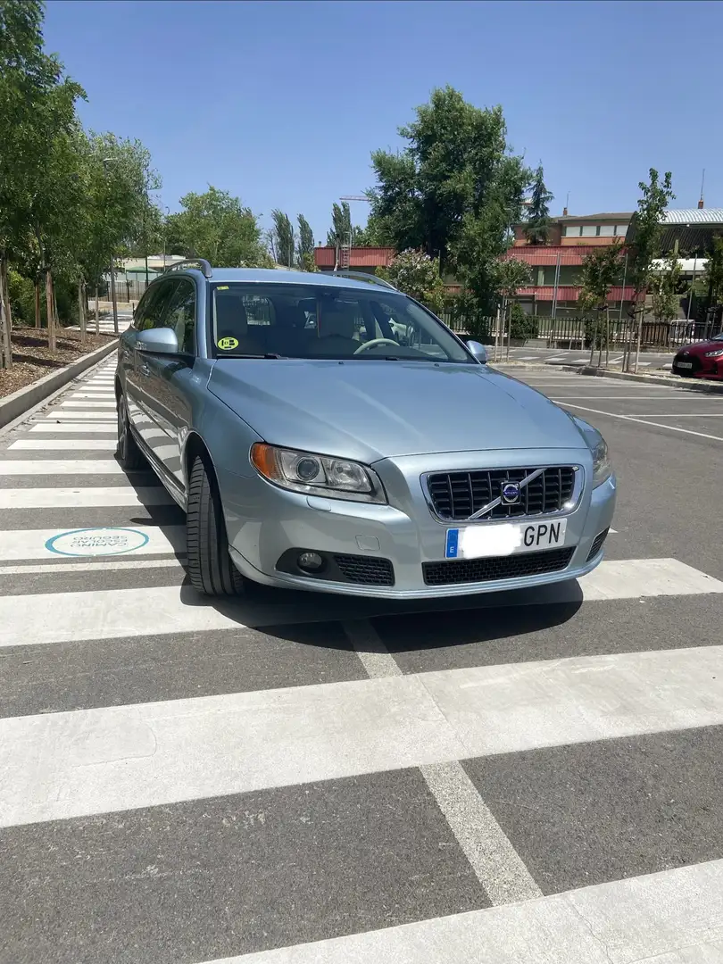 Volvo V70 D5 Momentum Geartronic - 2