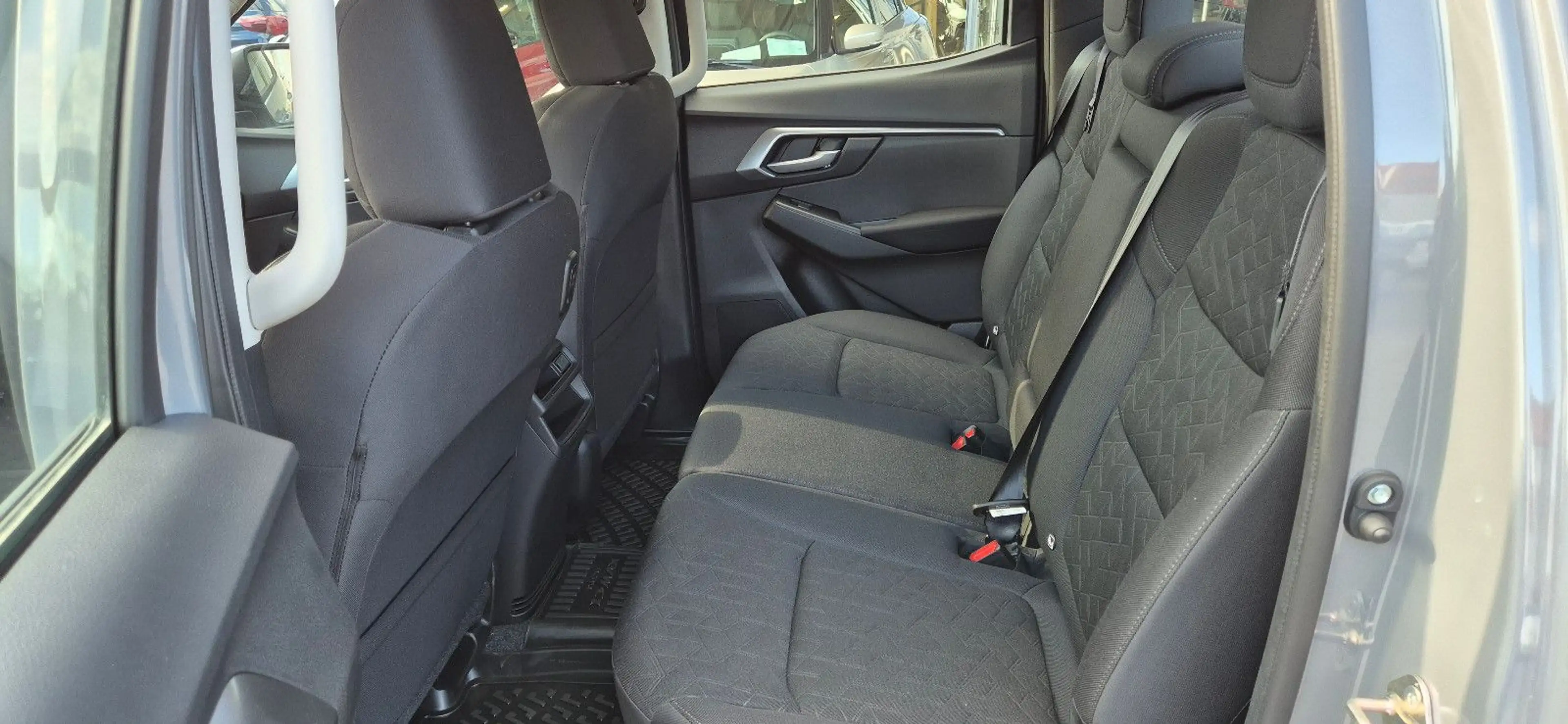Isuzu D-Max 1.9D Double Cab LS 4WD AT Umbau ! — photo 7