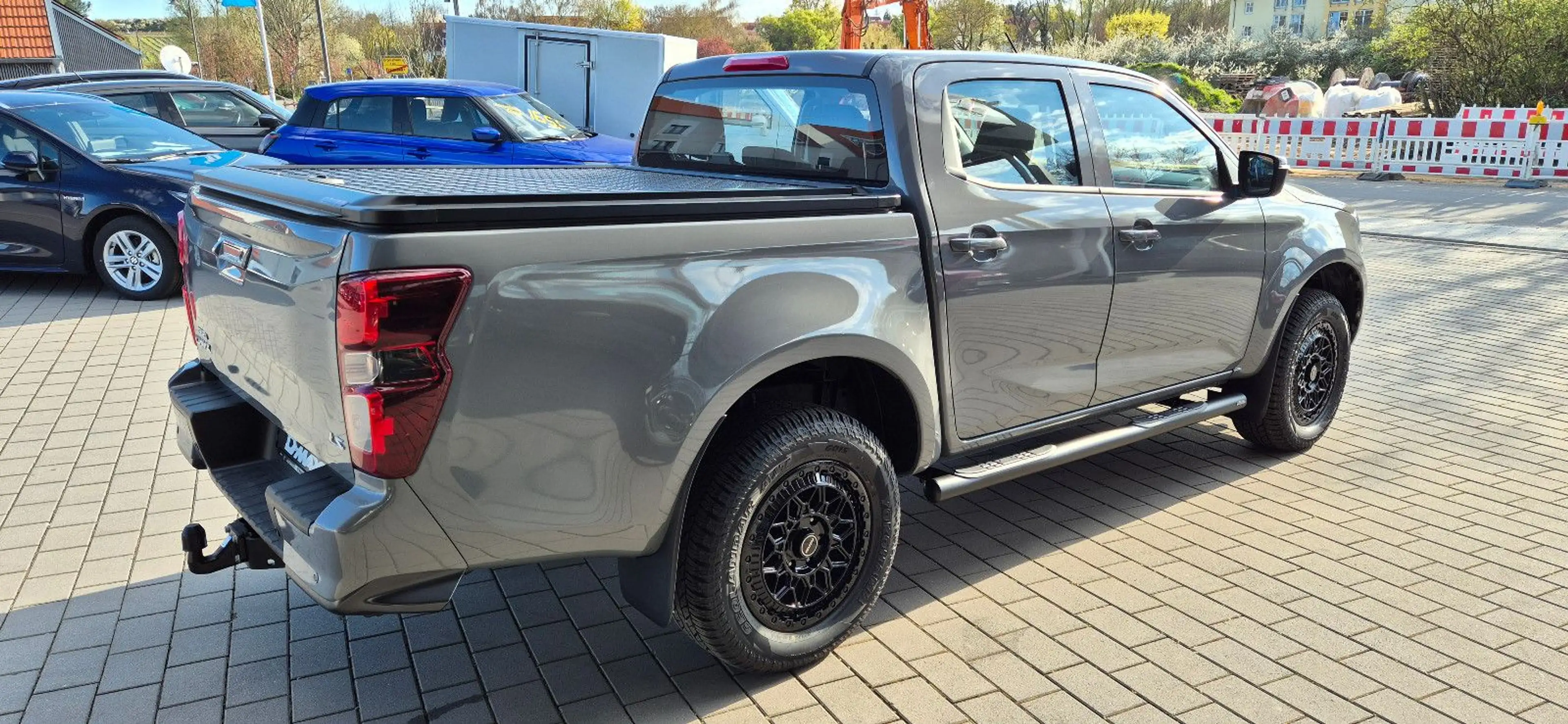 Isuzu D-Max 1.9D Double Cab LS 4WD AT Umbau ! — photo 3