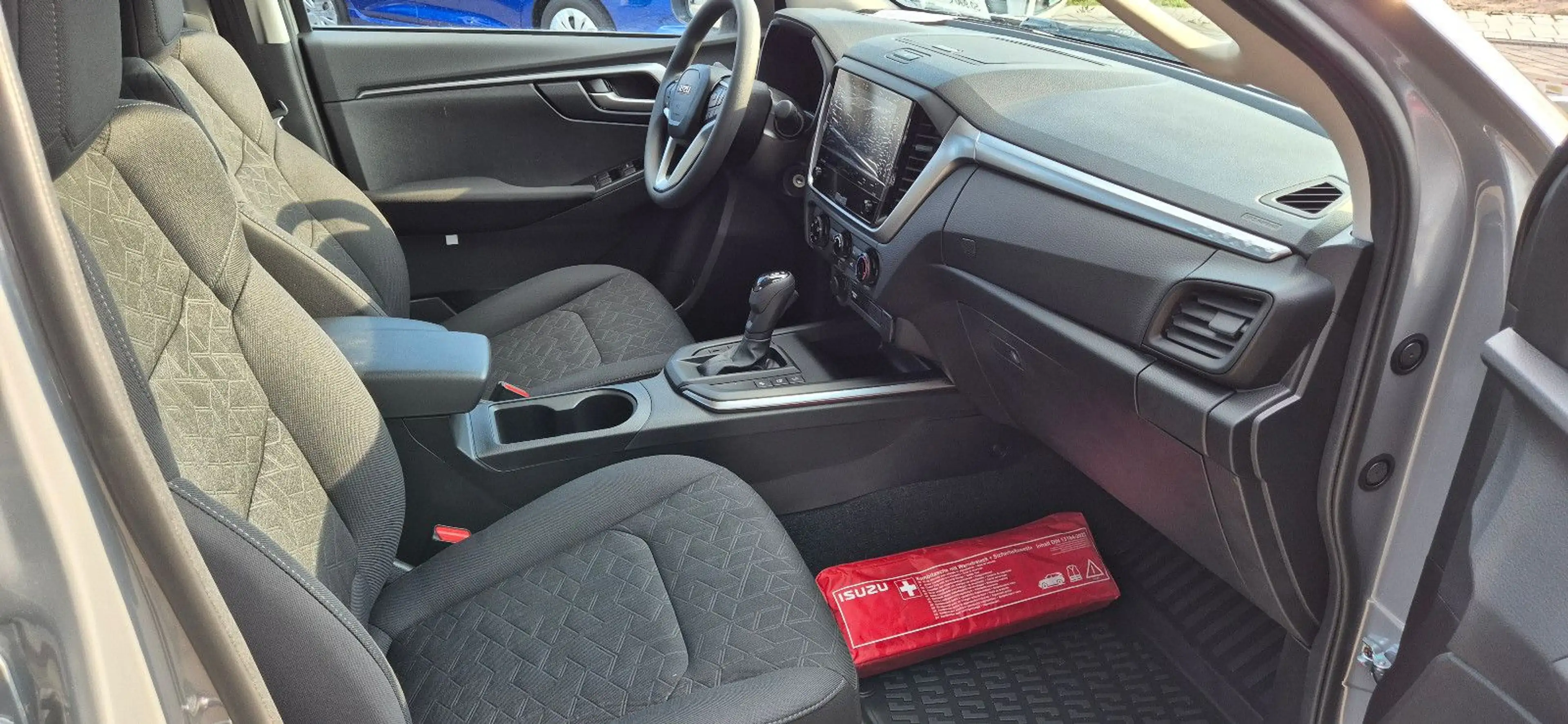 Isuzu D-Max 1.9D Double Cab LS 4WD AT Umbau ! — photo 13