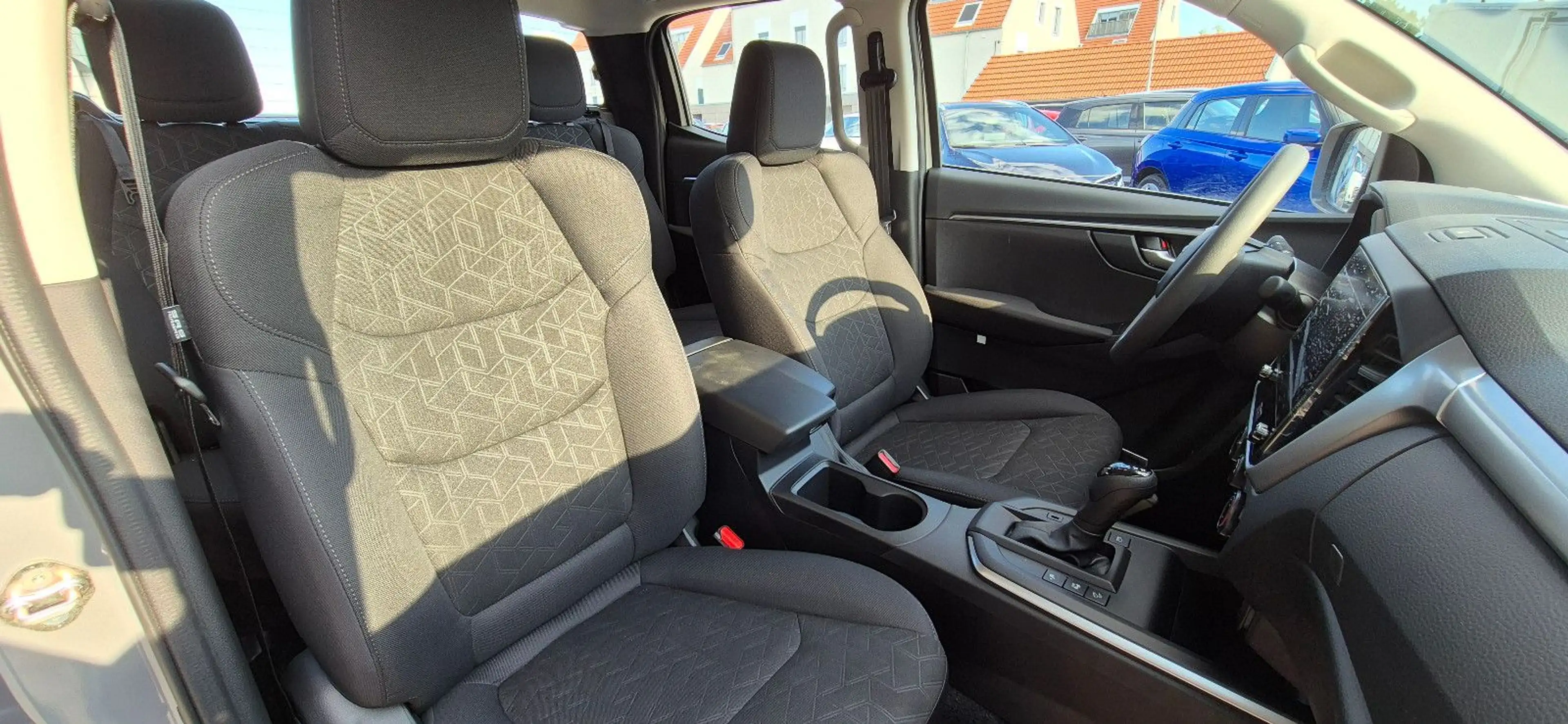 Isuzu D-Max 1.9D Double Cab LS 4WD AT Umbau ! — photo 14