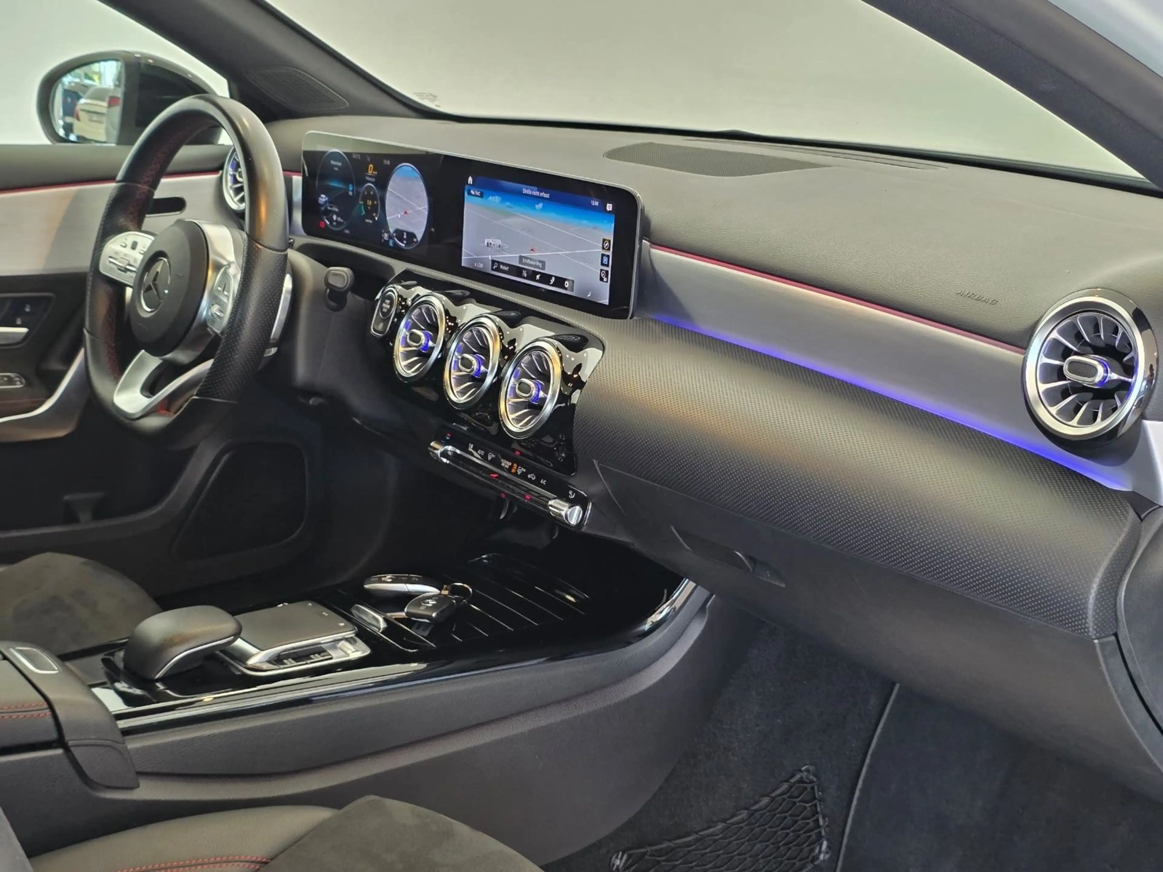 Mercedes-Benz A 250 Lim. AMG-Line|PANO|KAMERA|WIDESCREEN|AMBIE — photo 8