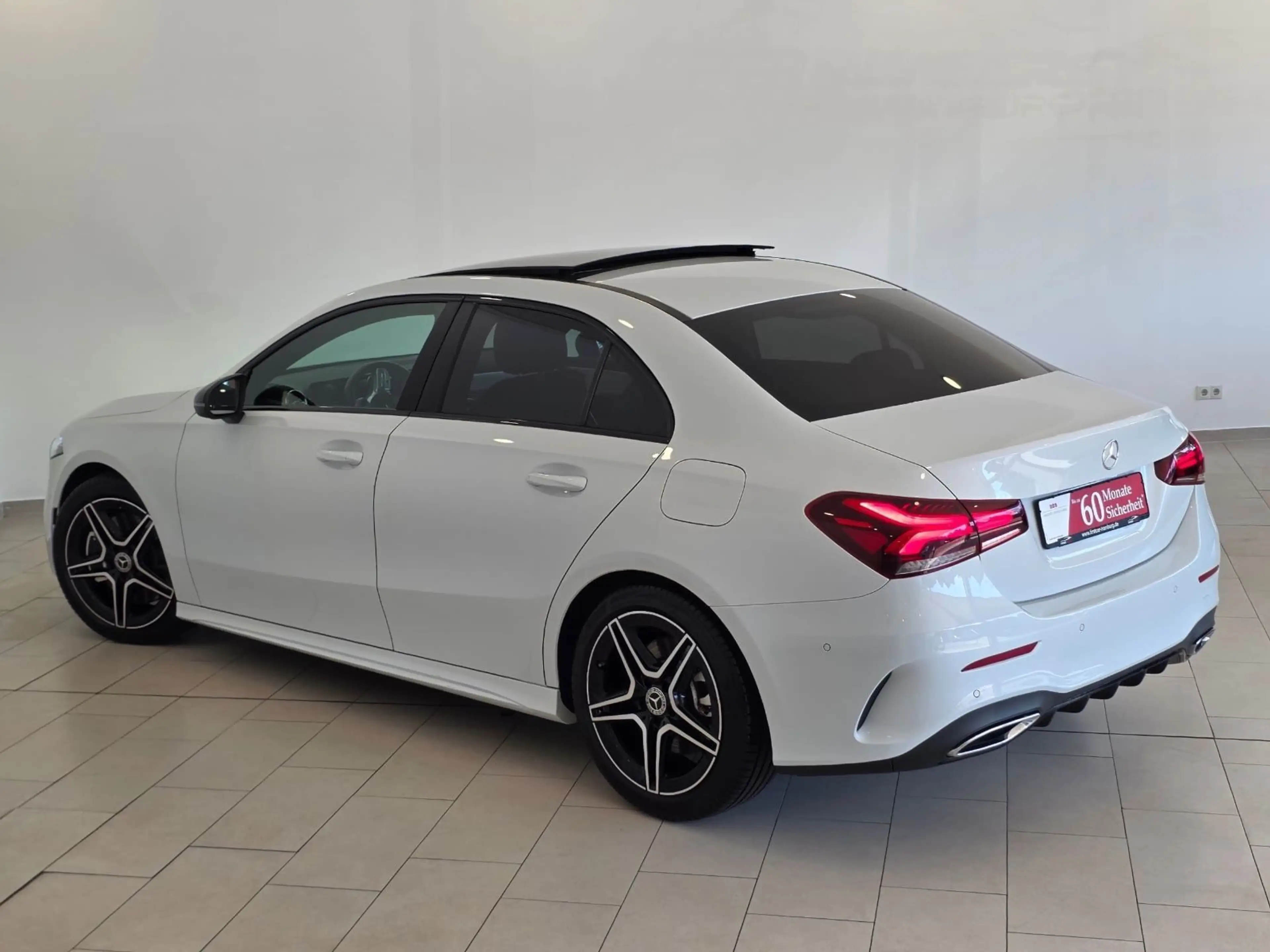 Mercedes-Benz A 250 Lim. AMG-Line|PANO|KAMERA|WIDESCREEN|AMBIE — photo 3