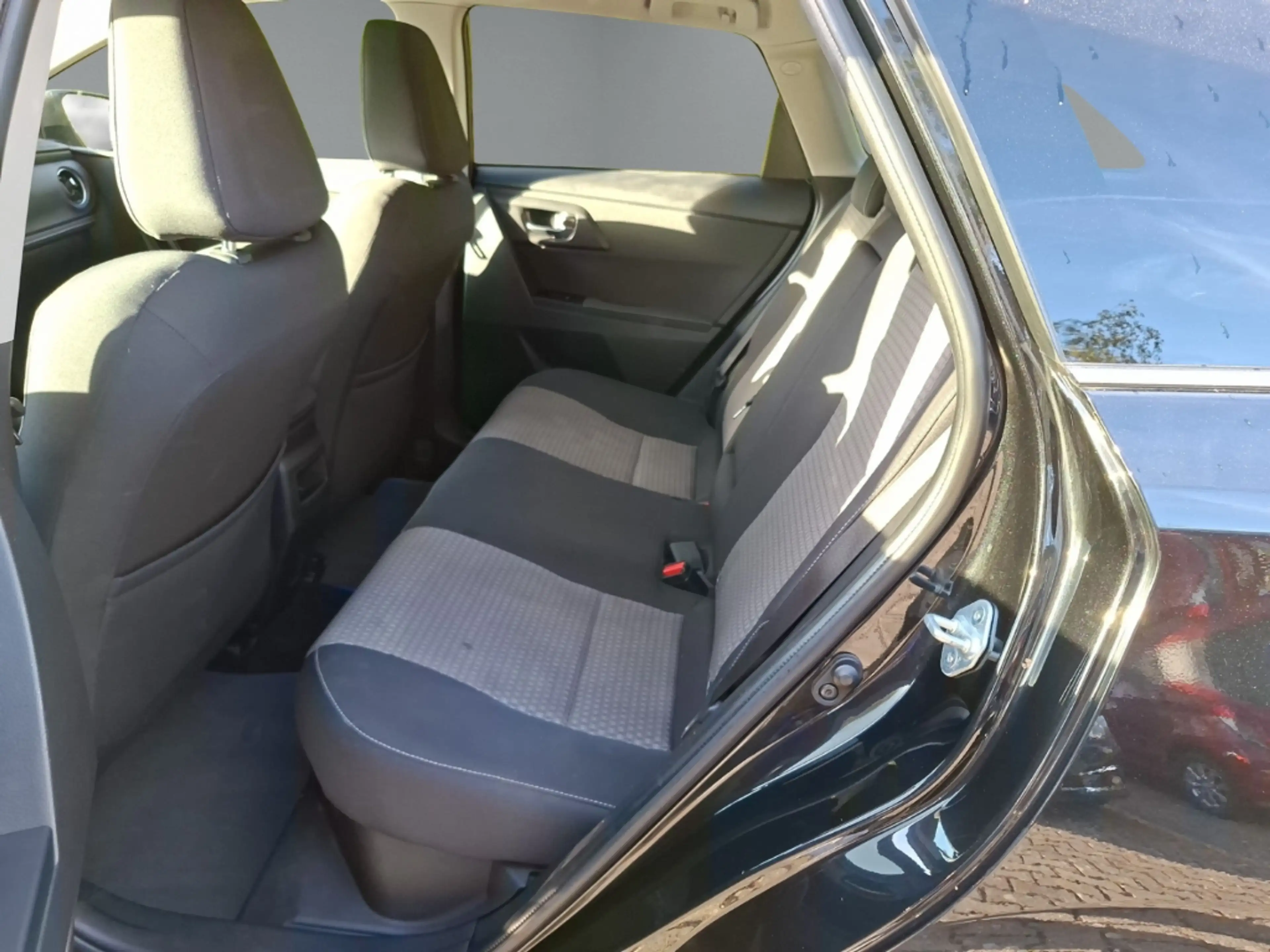 Toyota Auris Touring Sports Hybrid Edition-S+ SHZ Keyless Start — photo 11