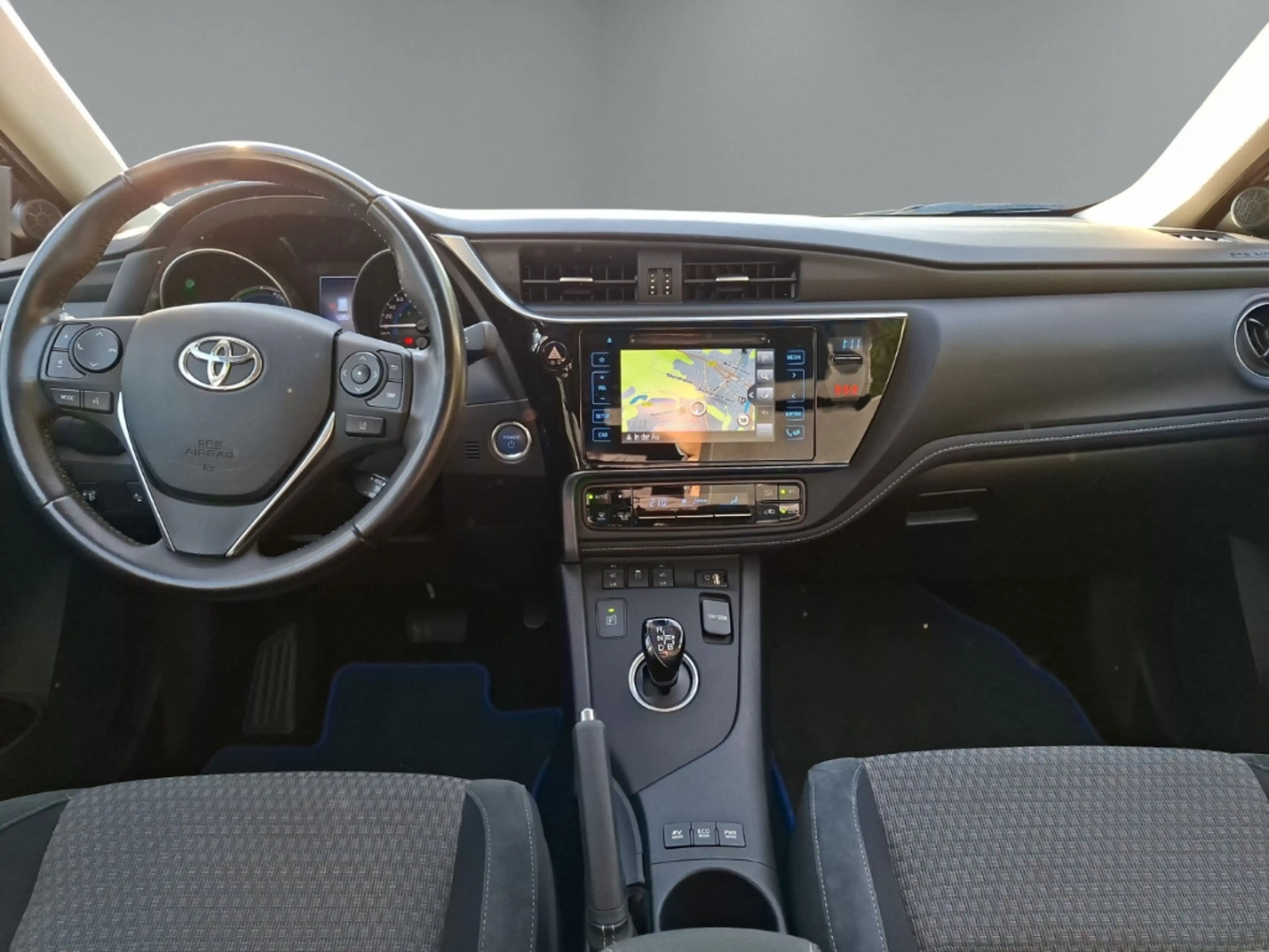 Toyota Auris Touring Sports Hybrid Edition-S+ SHZ Keyless Start — photo 13