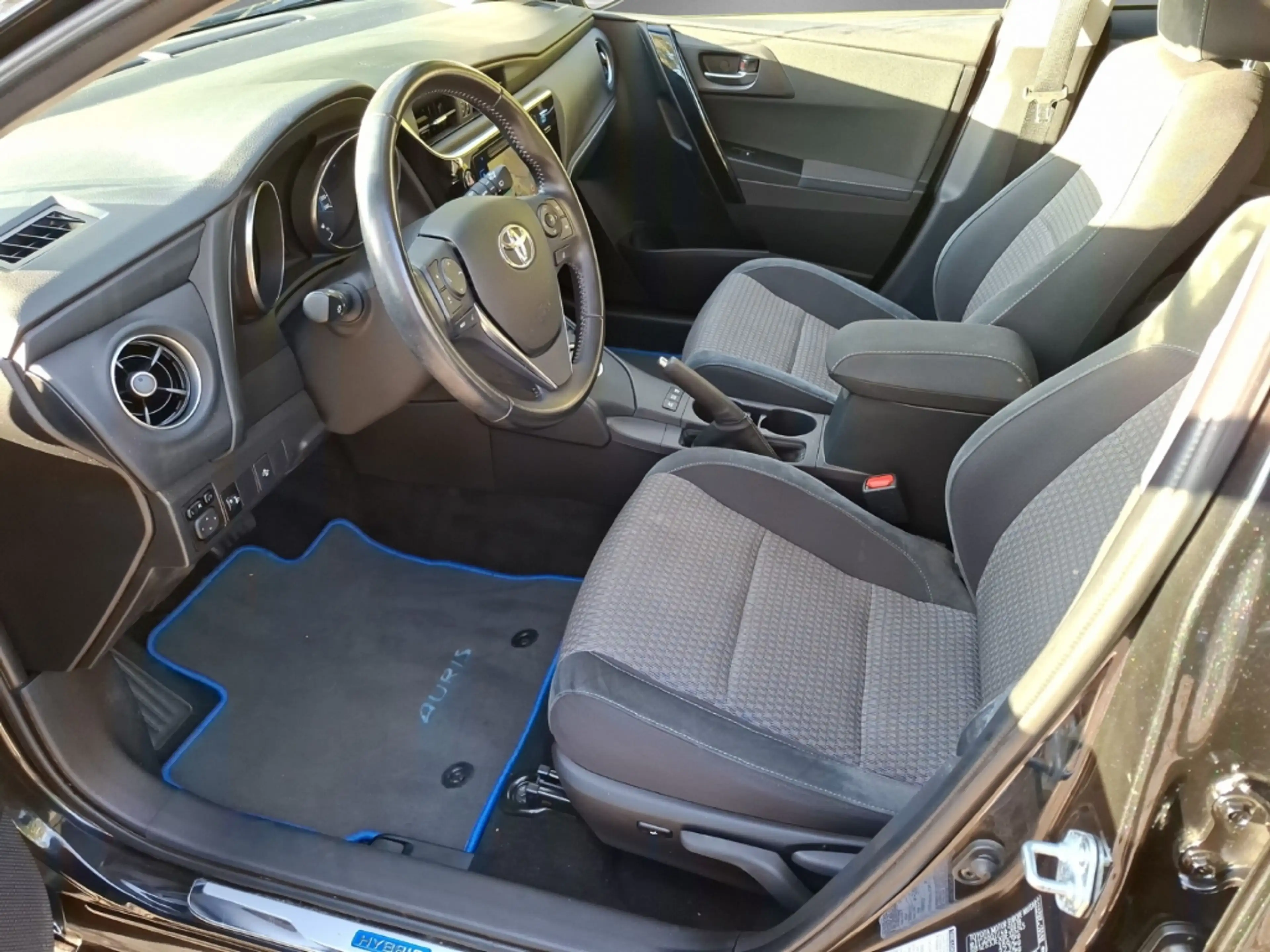 Toyota Auris Touring Sports Hybrid Edition-S+ SHZ Keyless Start — photo 10
