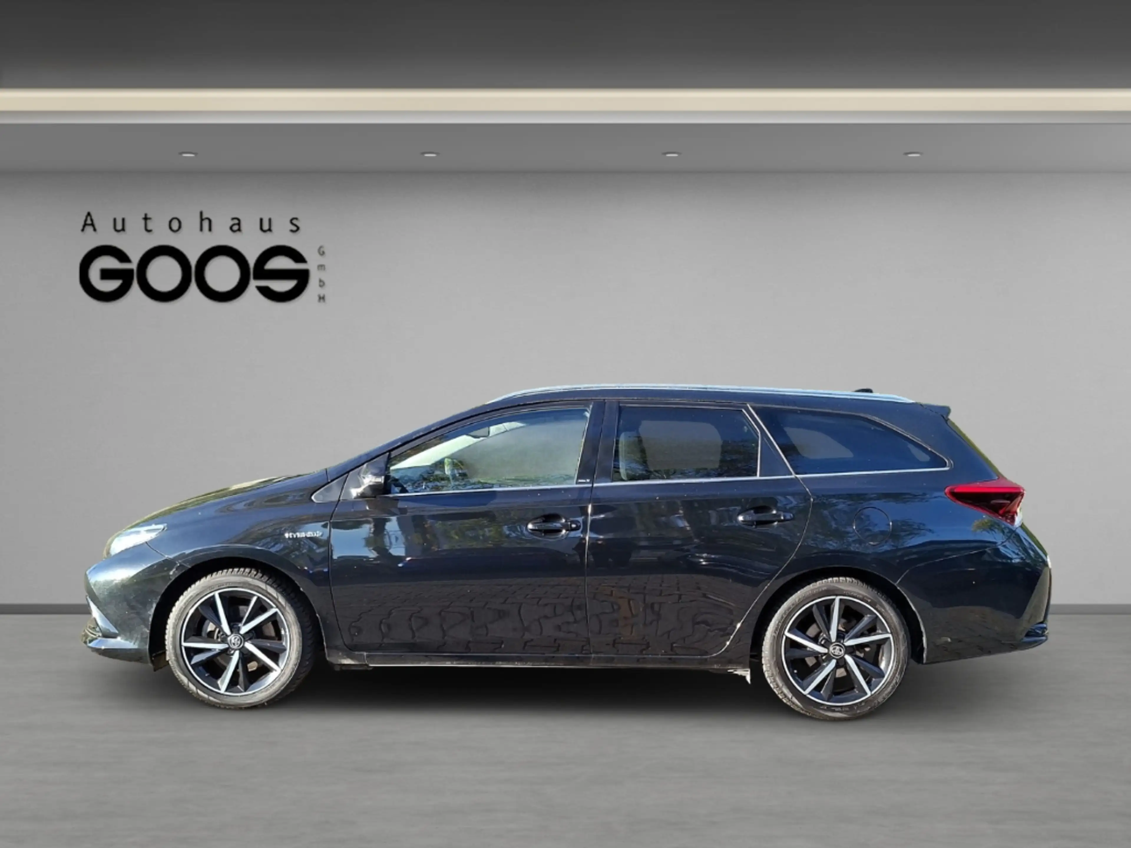 Toyota Auris Touring Sports Hybrid Edition-S+ SHZ Keyless Start — photo 2