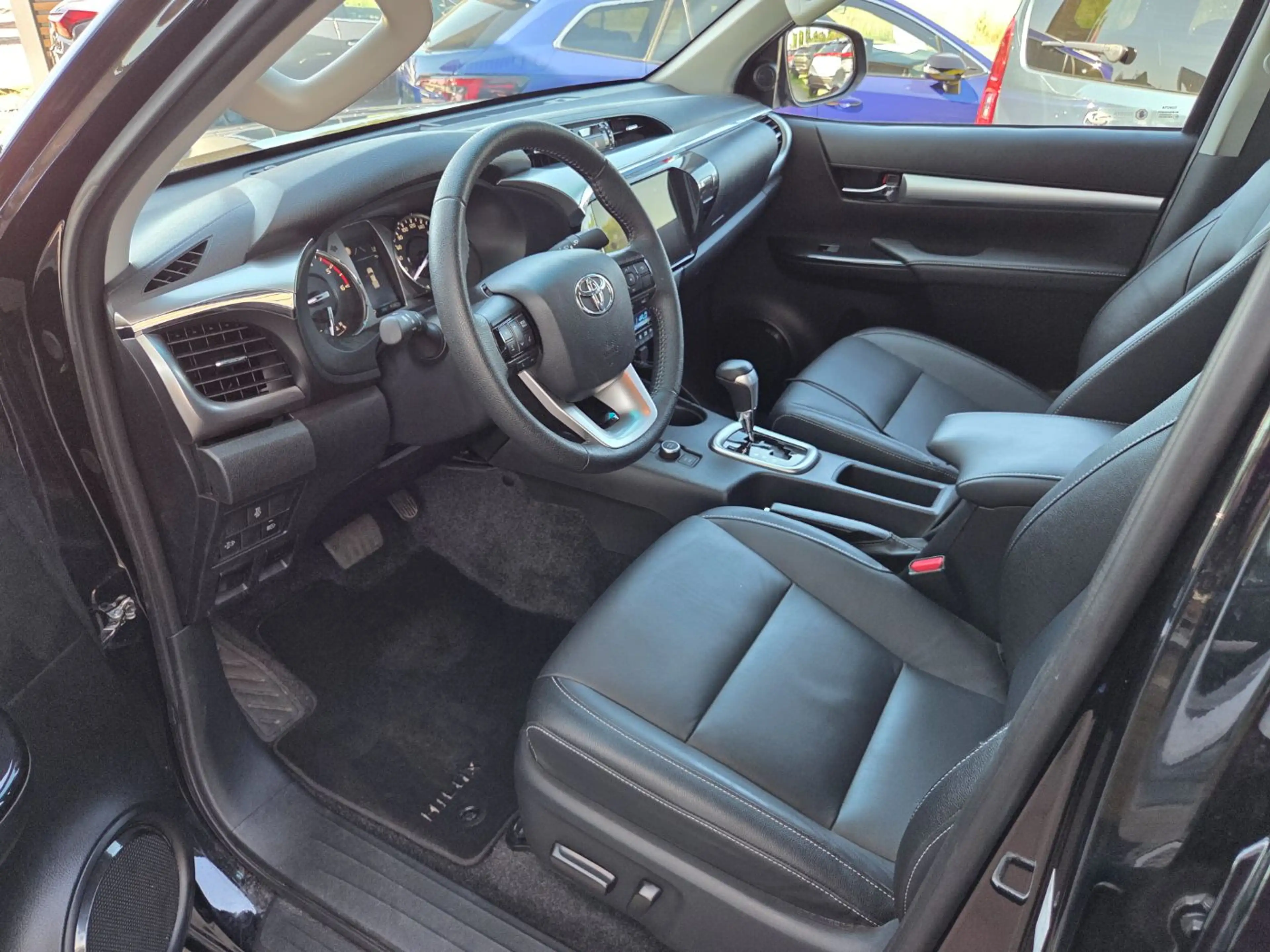 Toyota Hilux 2.8 D-4D 4x4 Double Cab Executive LED. Navi — photo 3