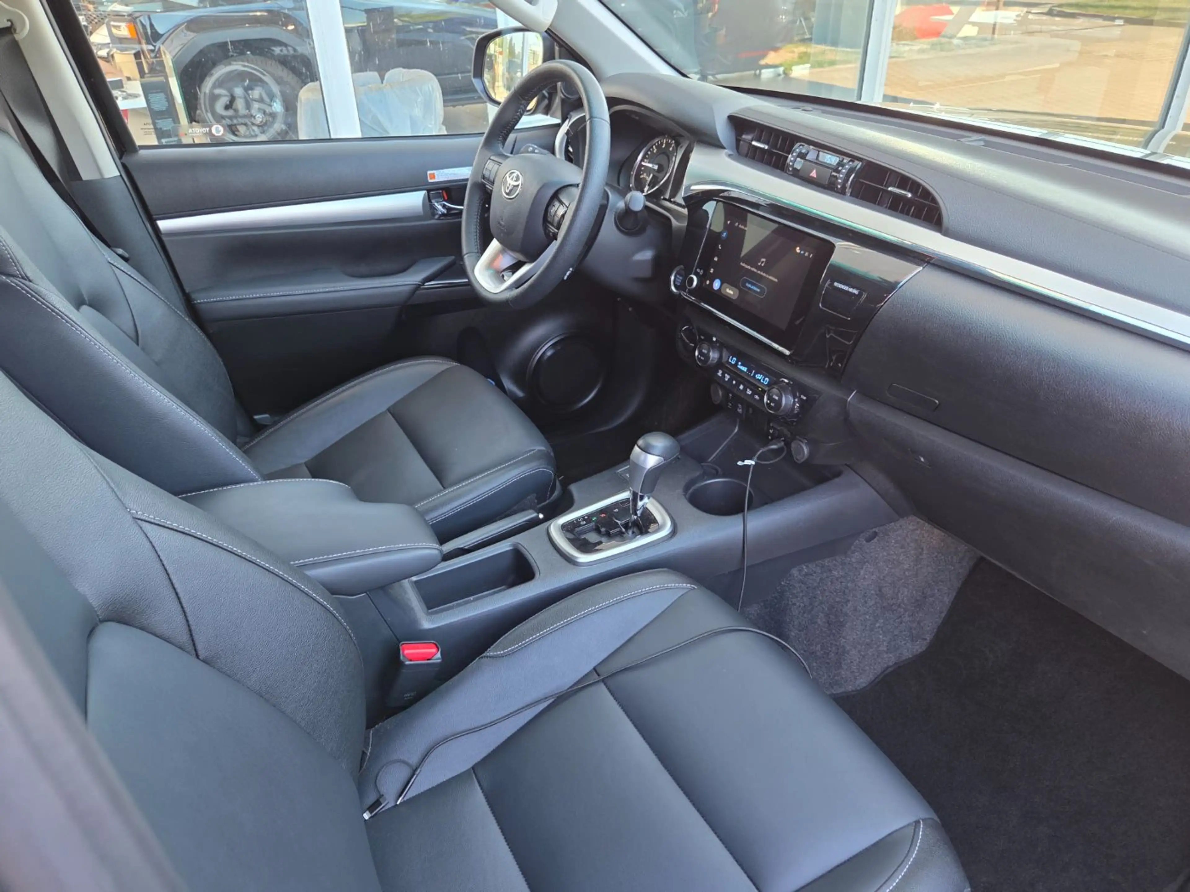 Toyota Hilux 2.8 D-4D 4x4 Double Cab Executive LED. Navi — photo 5
