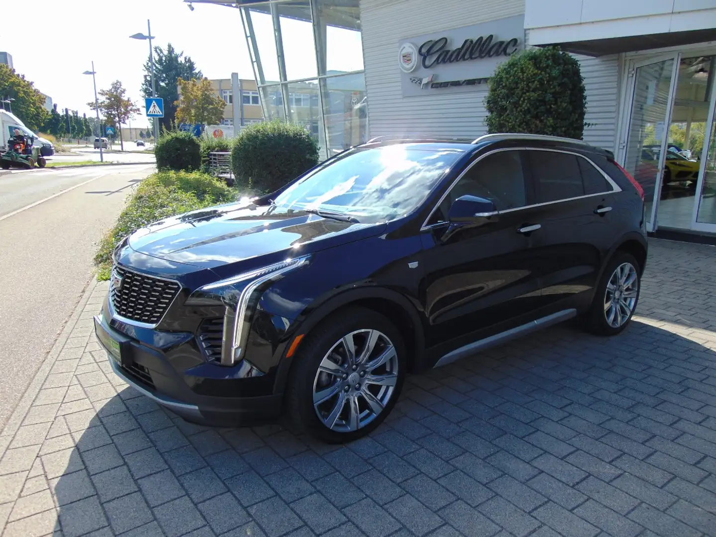 Cadillac XT4 2.0 Turbo Premium Luxury AHK+LED+Navi+SHZ+LM Чёрный - 2