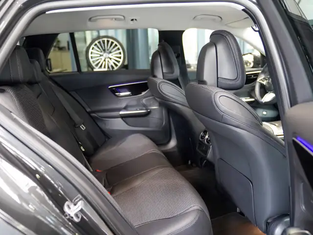 Mercedes-Benz C-Class view 13