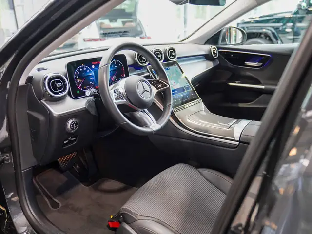 Mercedes-Benz C-Class view 15