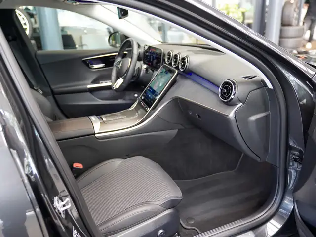 Mercedes-Benz C-Class view 10