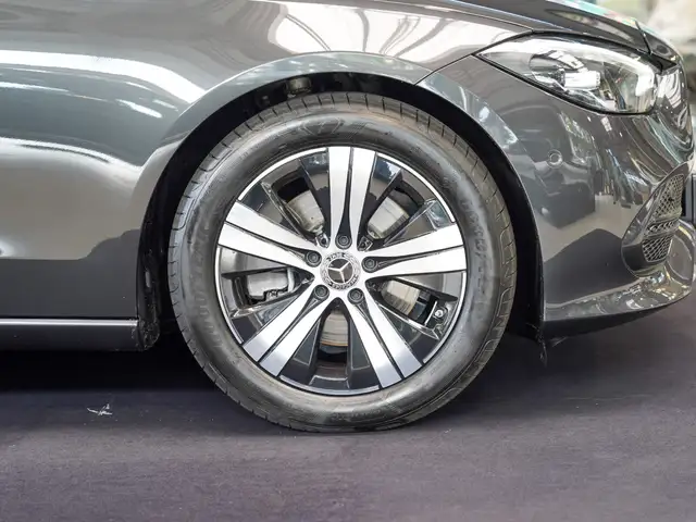 Mercedes-Benz C-Class view 2