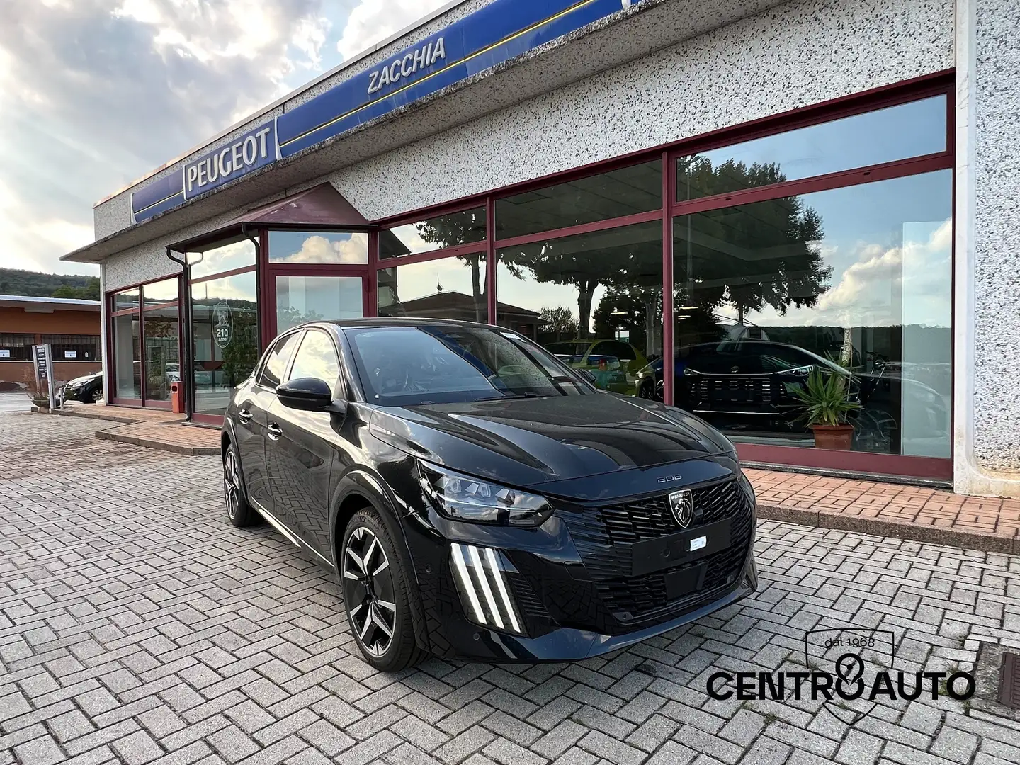 Peugeot 208 1.2 hybrid GT 110cv e-dcs 6 Nero - 1