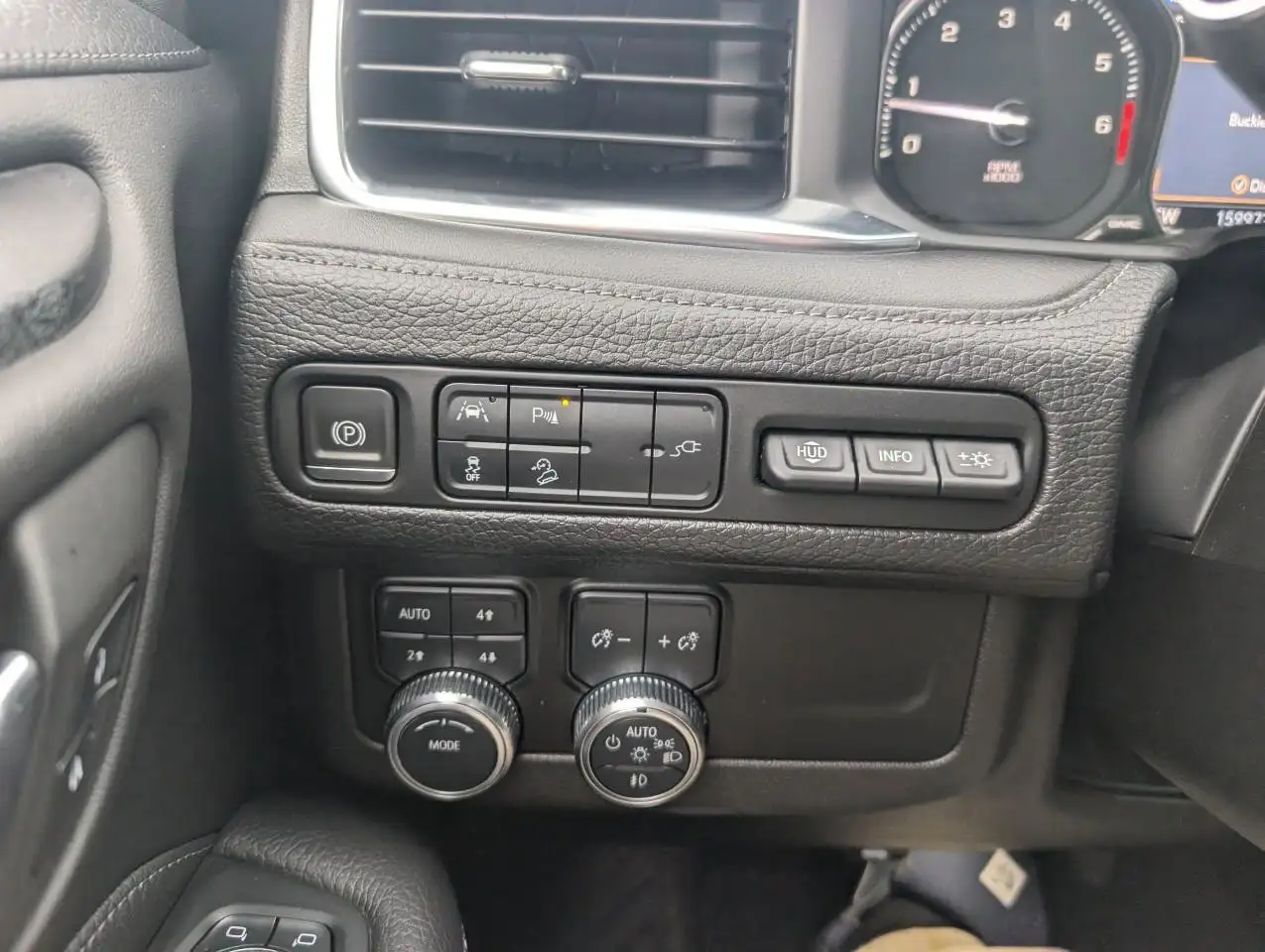 GMC Yukon снимка GMC Yukon