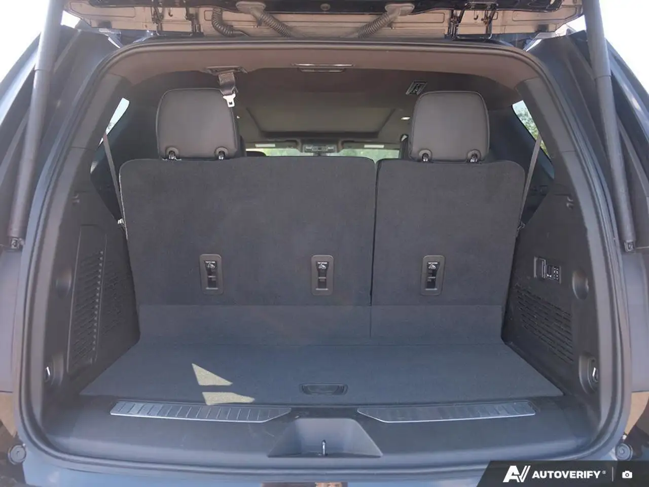 GMC Yukon снимка GMC Yukon
