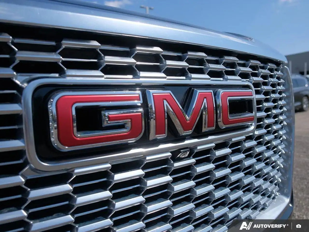 GMC Yukon снимка GMC Yukon