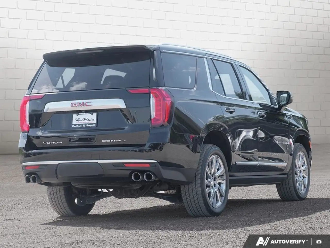 GMC Yukon снимка GMC Yukon