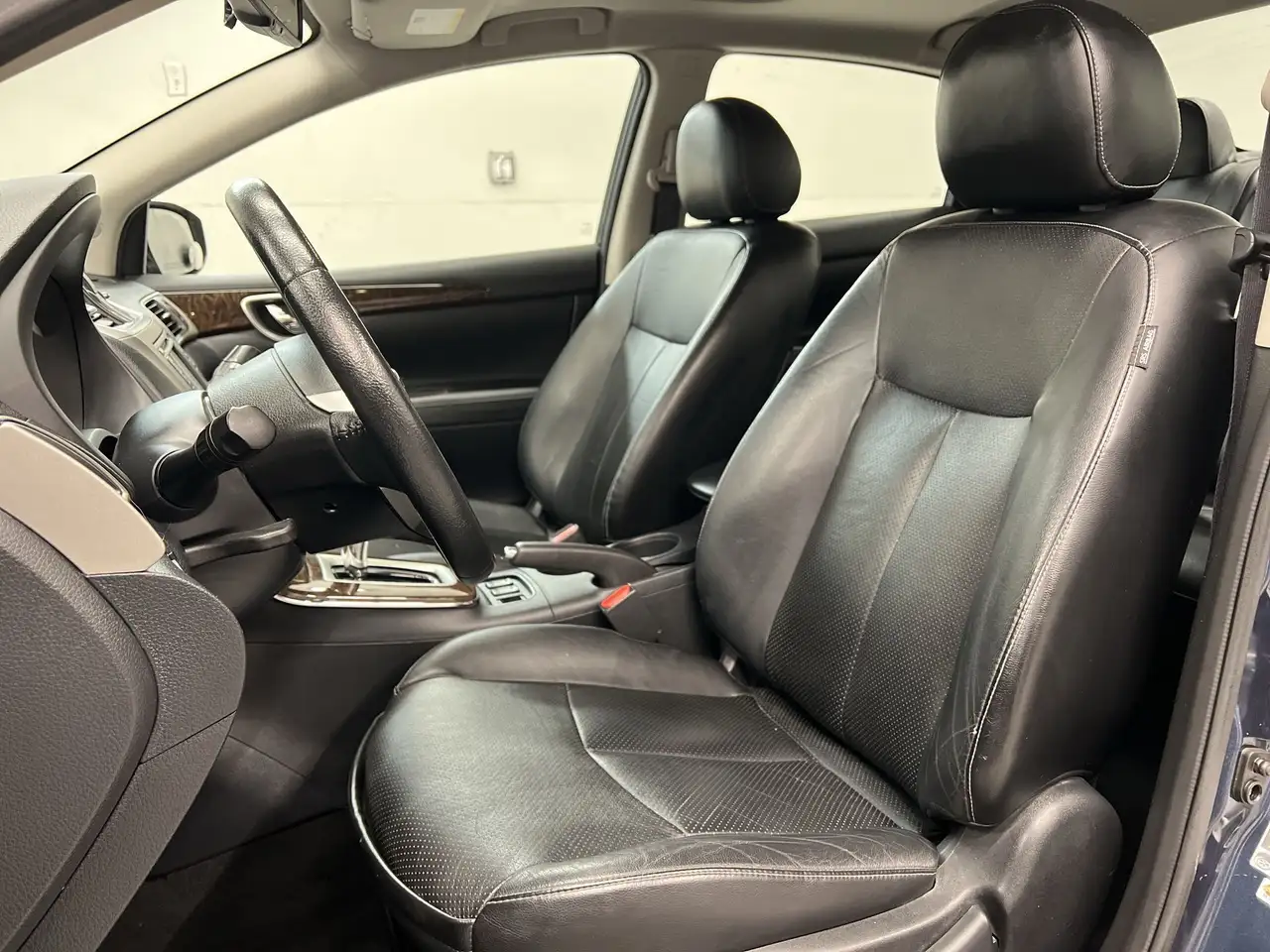 Nissan Sentra снимка Nissan Sentra