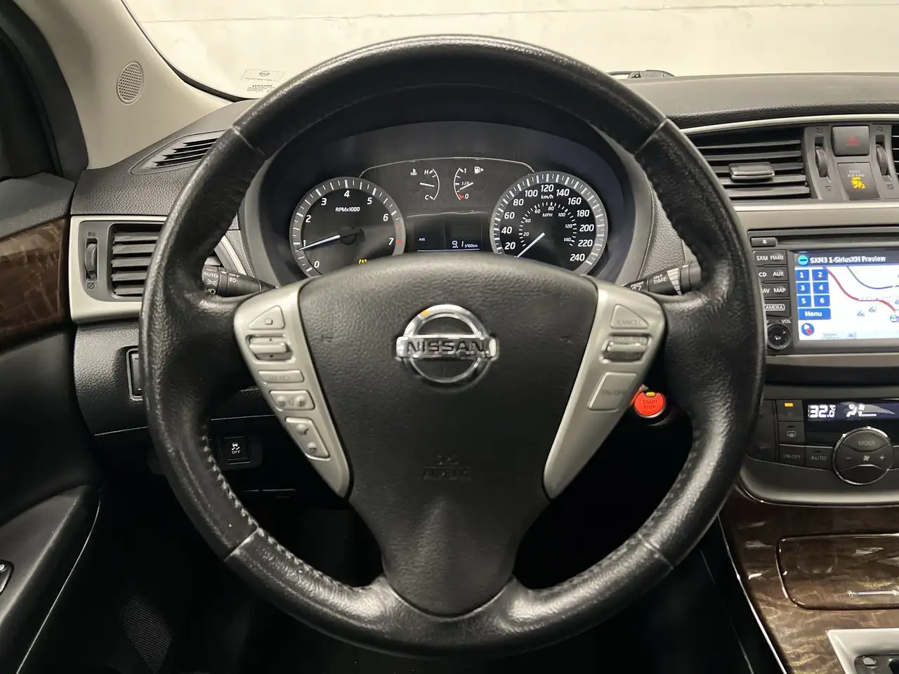 Nissan Sentra снимка Nissan Sentra
