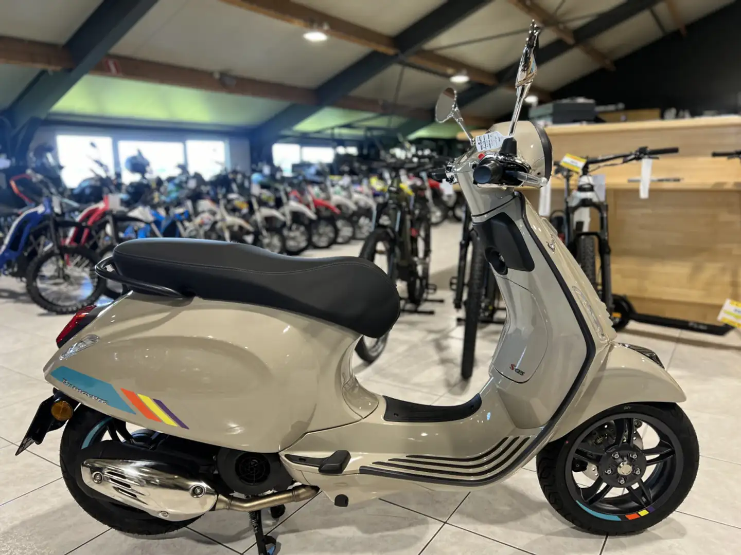 Vespa Primavera 125 S beige Beige - 1