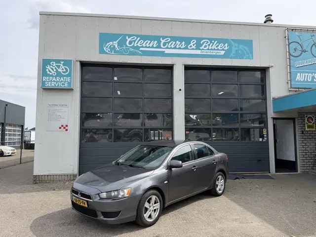 Mitsubishi Lancer Sports Sedan CARPLAY 1.8 Invite