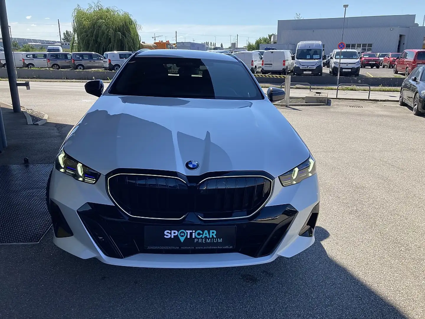 BMW 540 d Touring MHEV xDrive Aut.!M-SPORTPRO,M-CARBON,... Weiß - 2