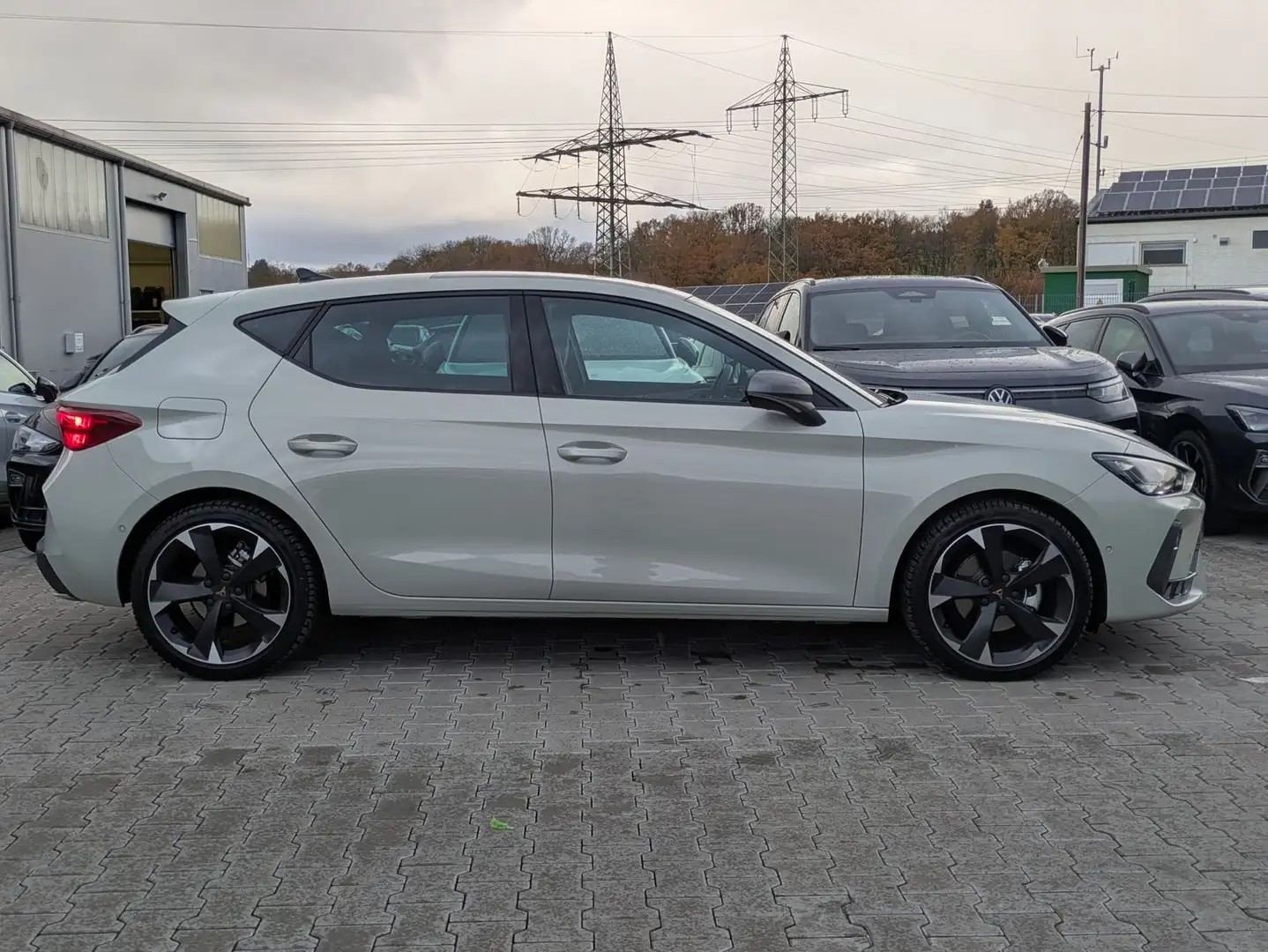 CUPRA Leon 1.5 eTSI MATRIX*PANO*ALCAN.*SENN*Drive2 Szürke - 2