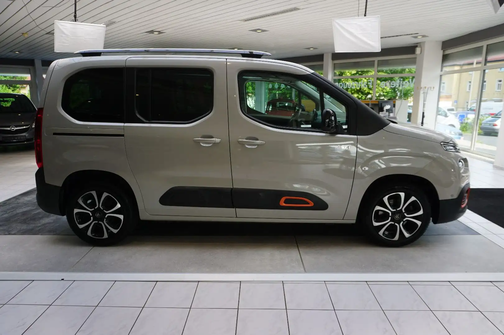Citroen Berlingo Shine M AUTOMATIK, GLASDACH, NAVI, PDC Beige - 2